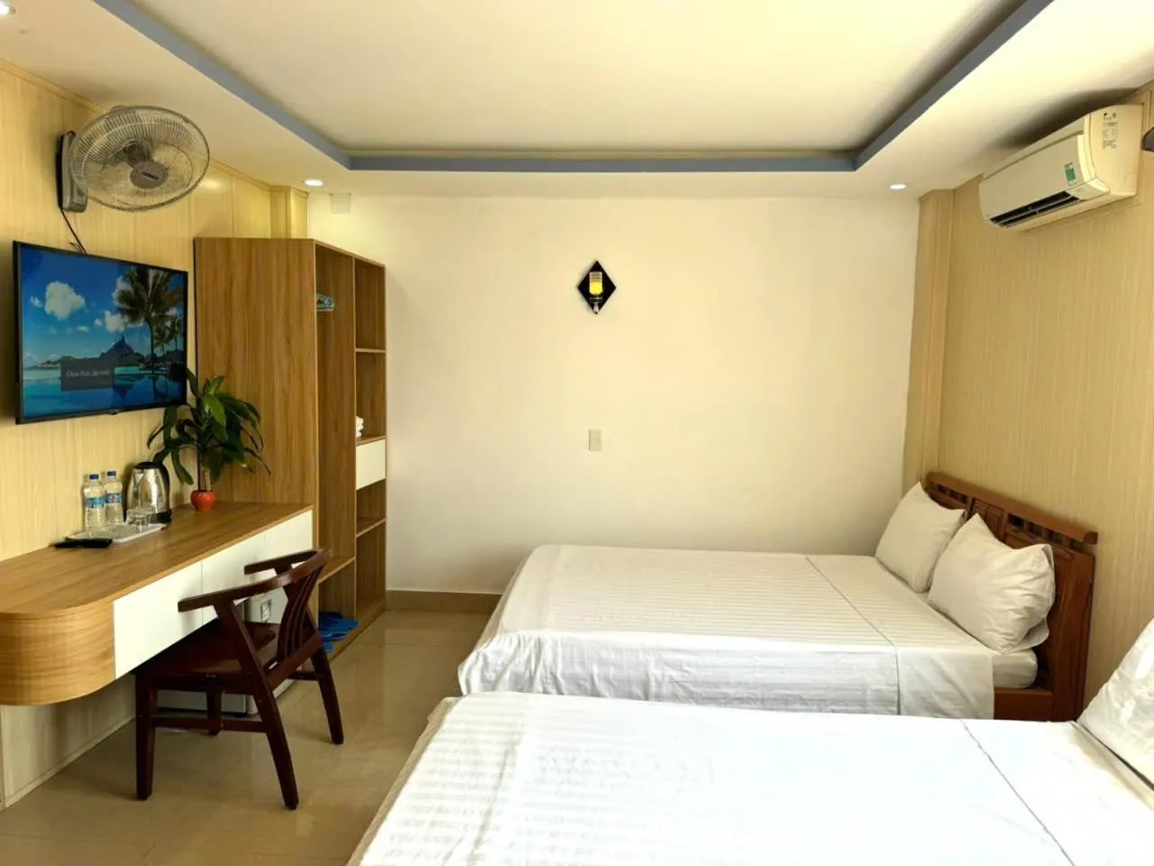 Seating area, Bed in Thanh Hiền HB Hotel
