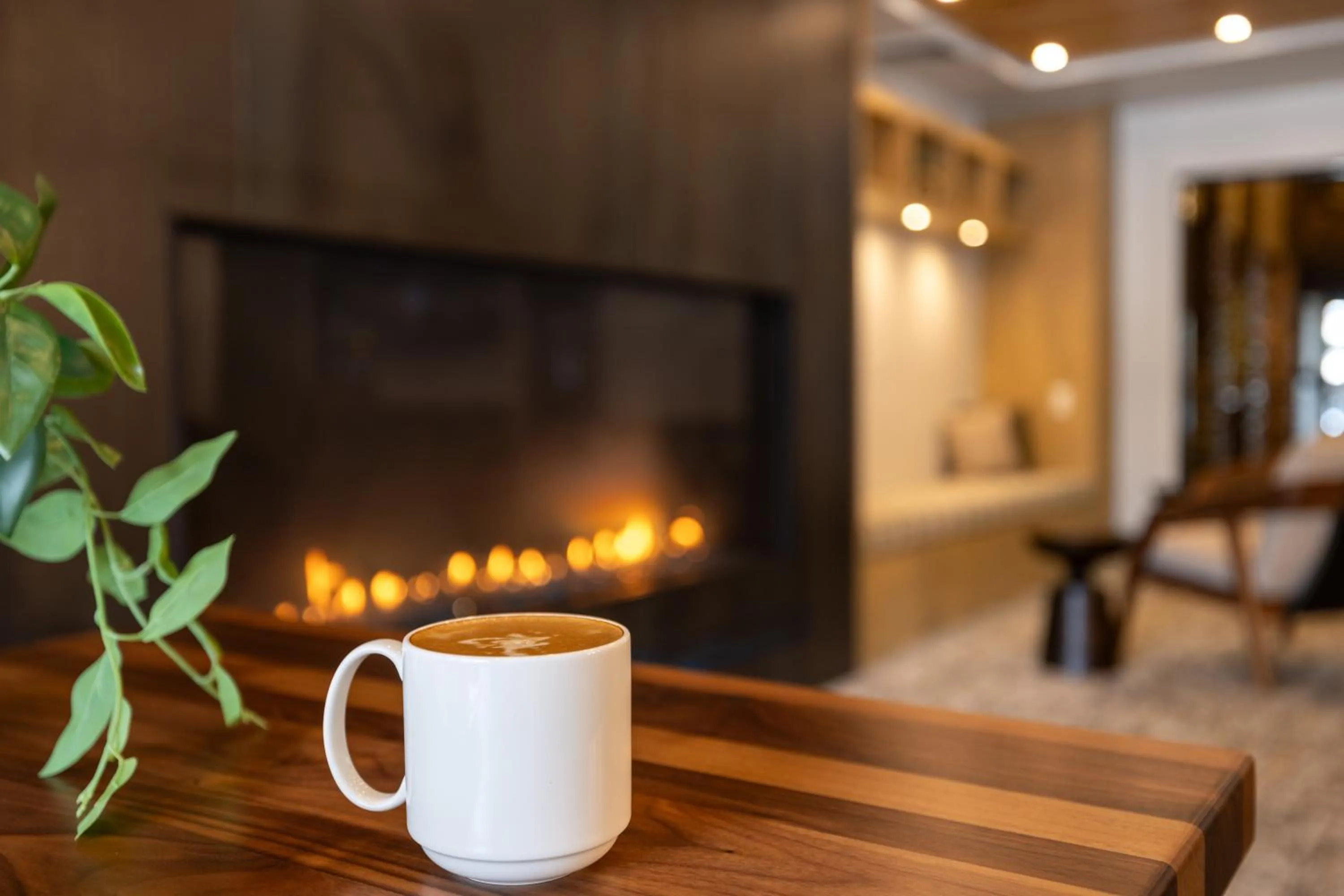 Coffee/tea facilities, Bed in The Evergreen Hotel