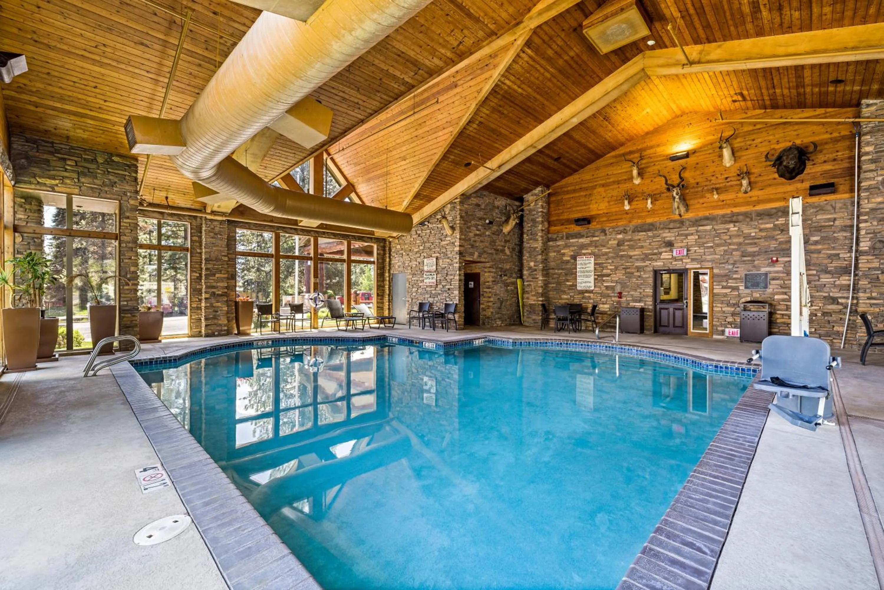 Swimming pool in The Evergreen Hotel