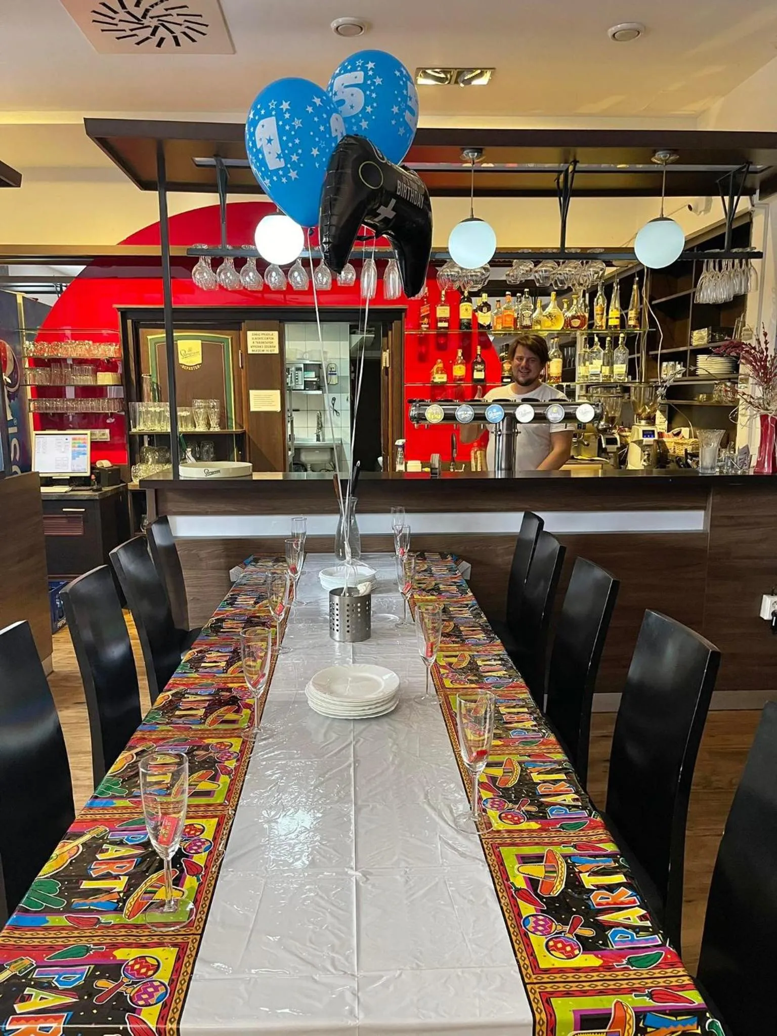 Restaurant/places to eat in Penzion Mova