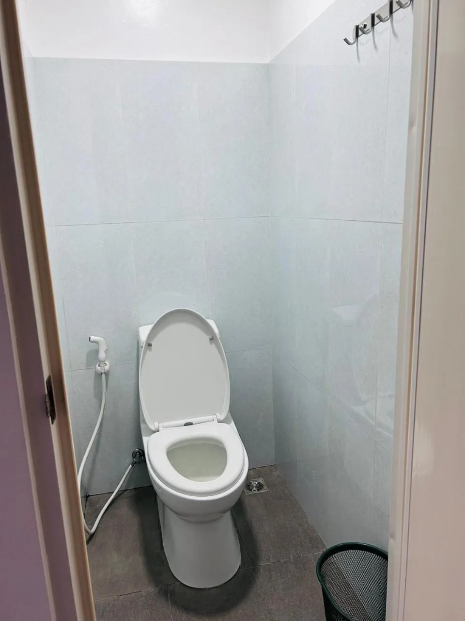 Public Bath in Camp Backpackers Port Barton