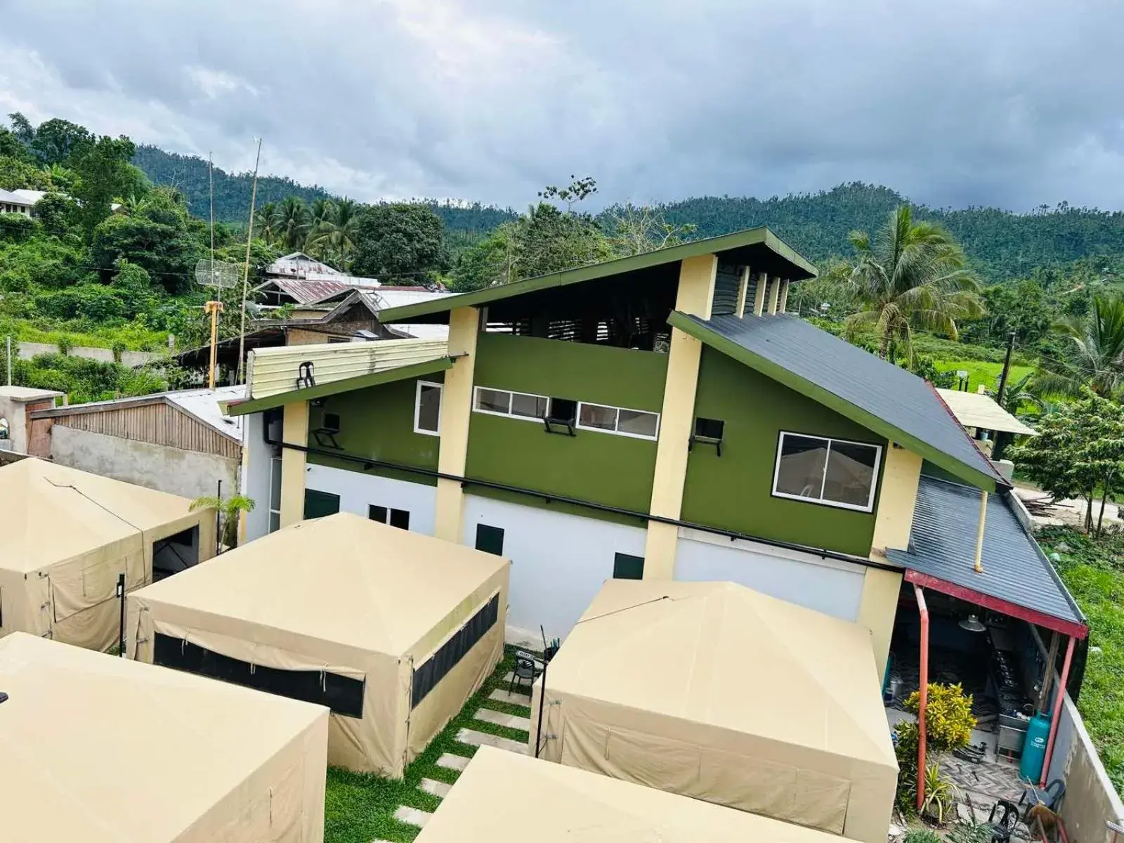 Property building in Camp Backpackers Port Barton Property building in Camp Backpackers Port Barton