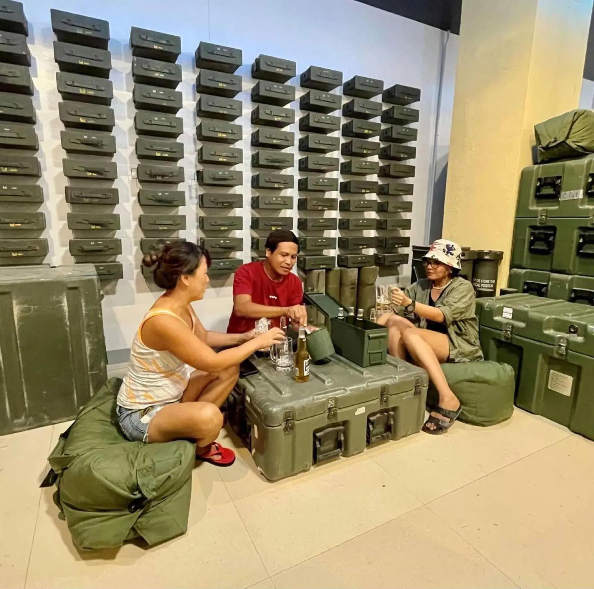 Lounge or bar in Camp Backpackers Port Barton Lounge or bar in Camp Backpackers Port Barton