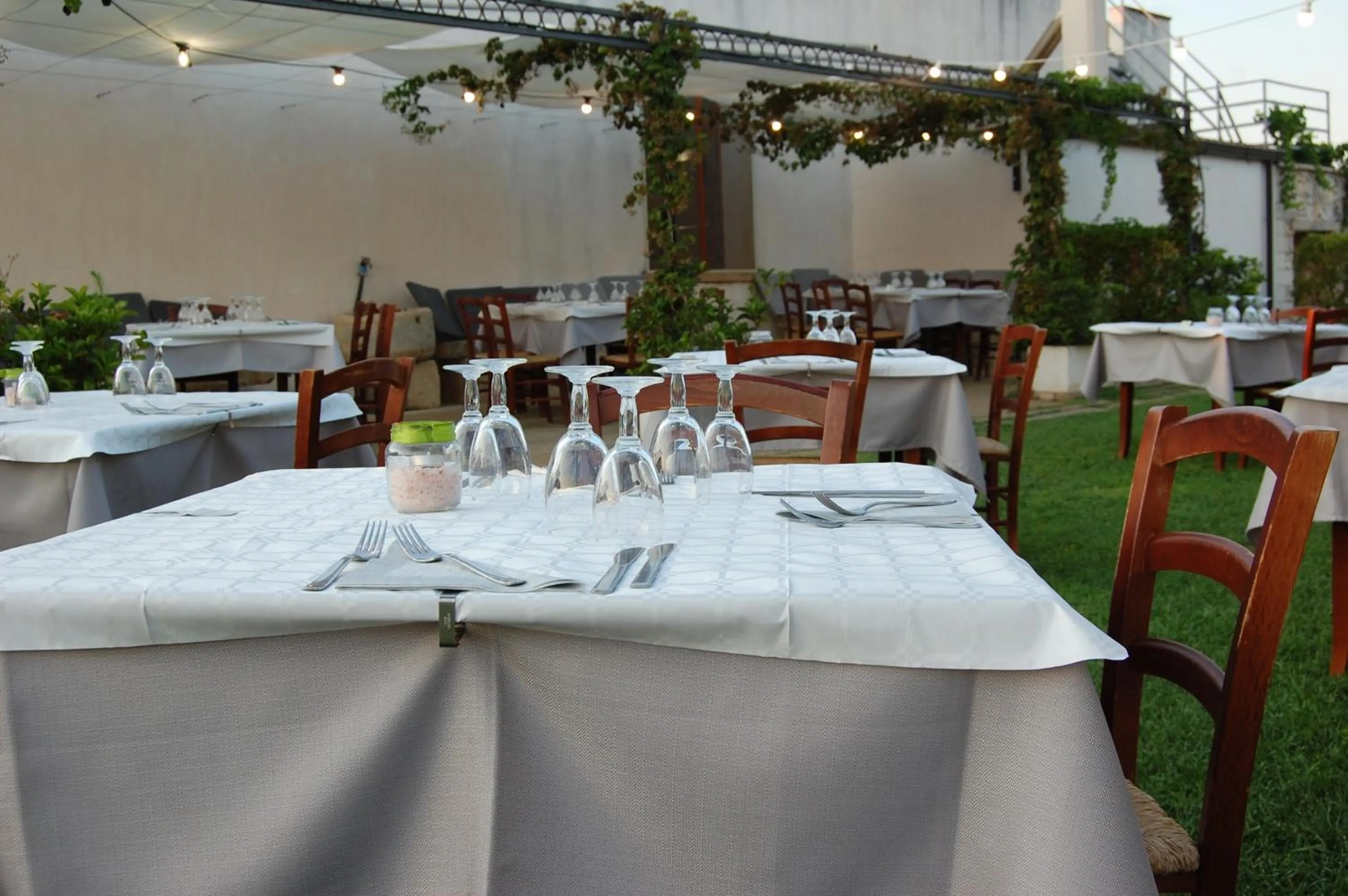 Restaurant/places to eat in Agriturismo Il Megalite