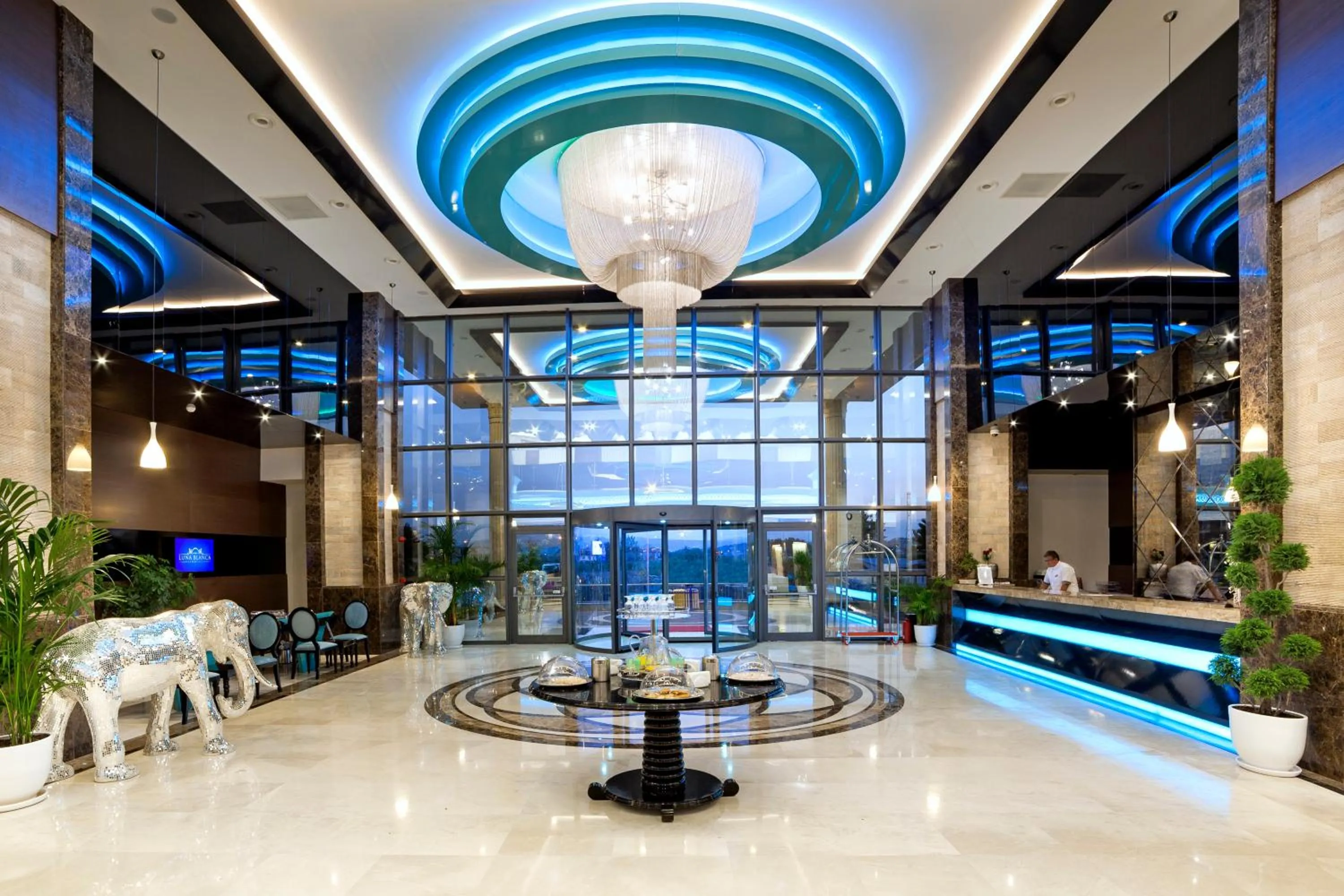 Lobby or reception in Luna Blanca Resort & Spa