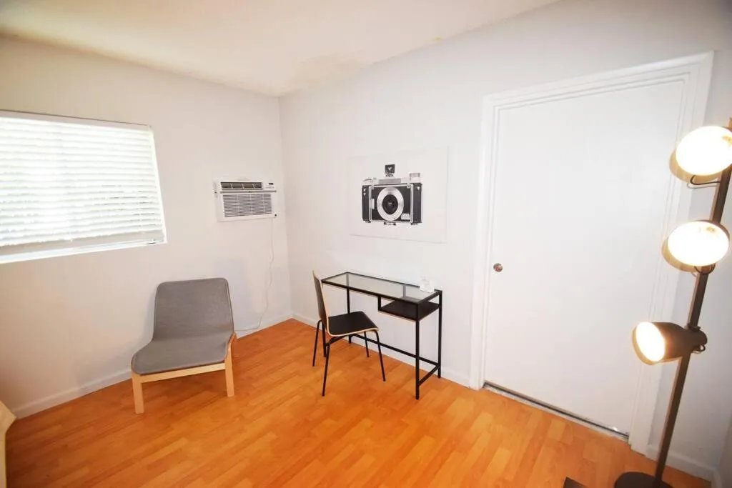 Seating area in Hollywood Business Apartments
