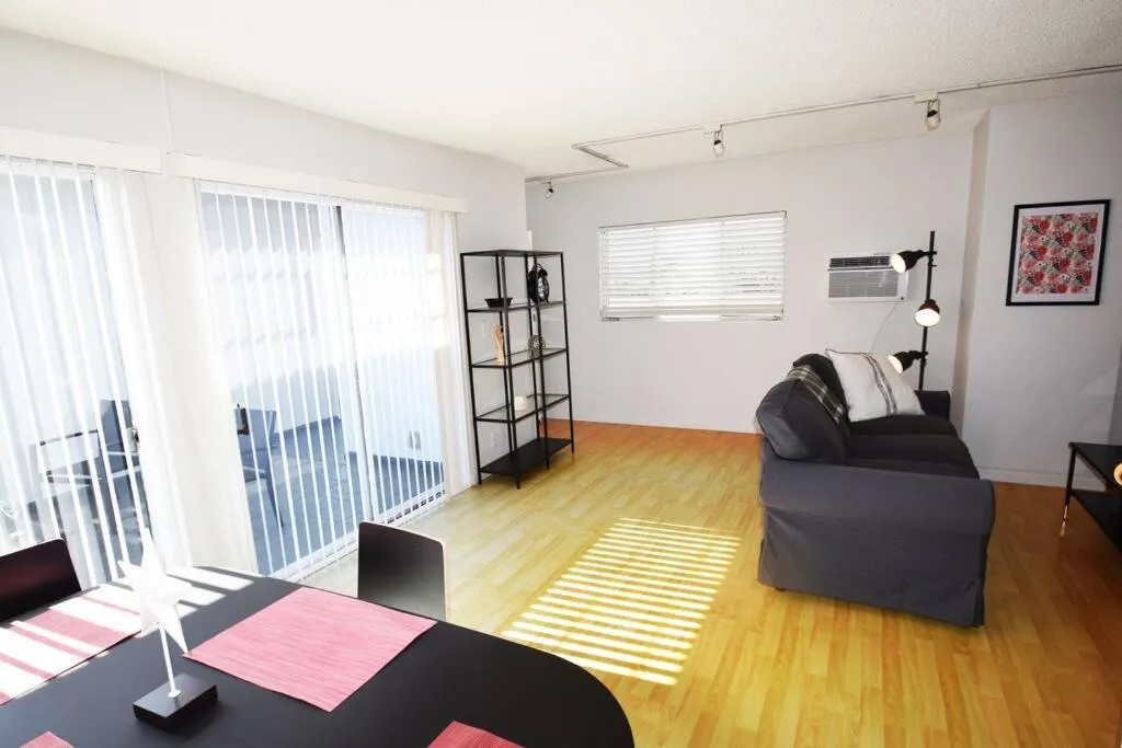 Living room in Hollywood Business Apartments