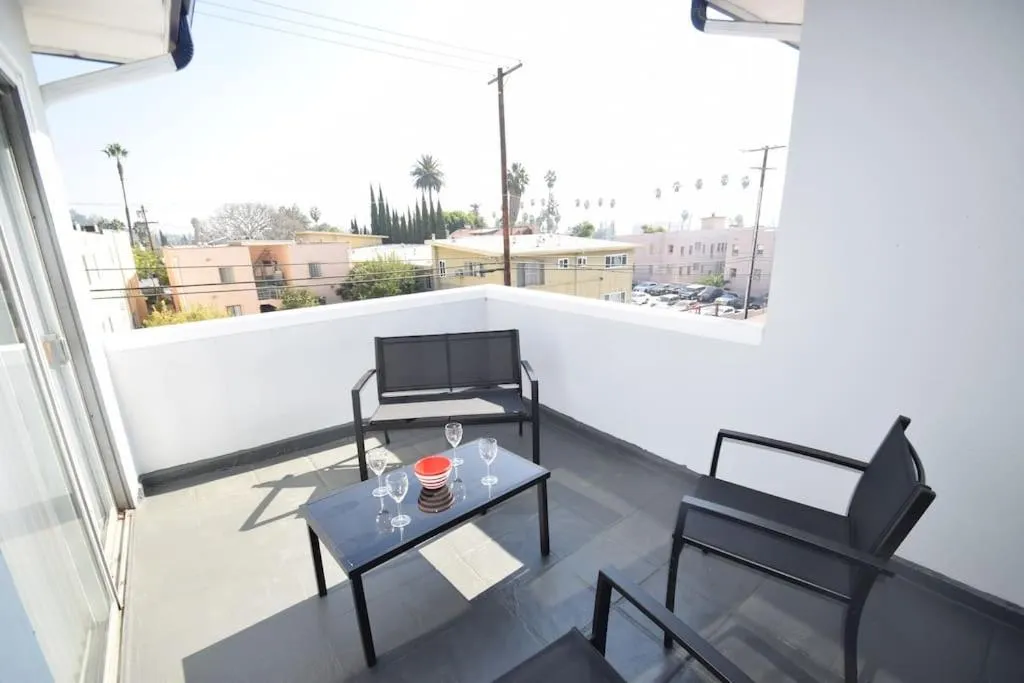 Patio in Hollywood Business Apartments
