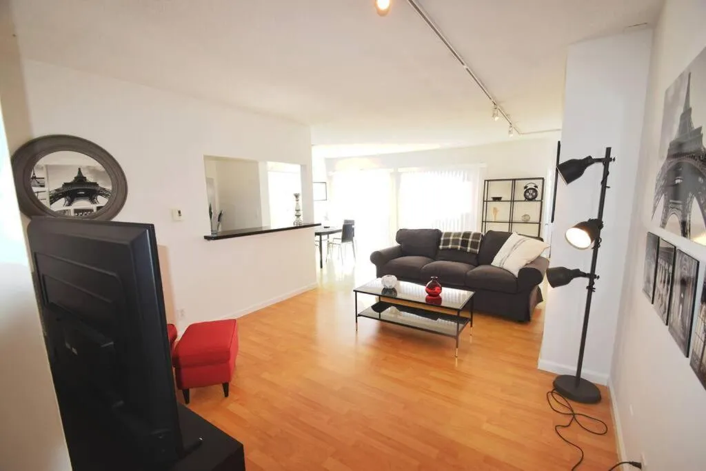 Living room in Hollywood Business Apartments