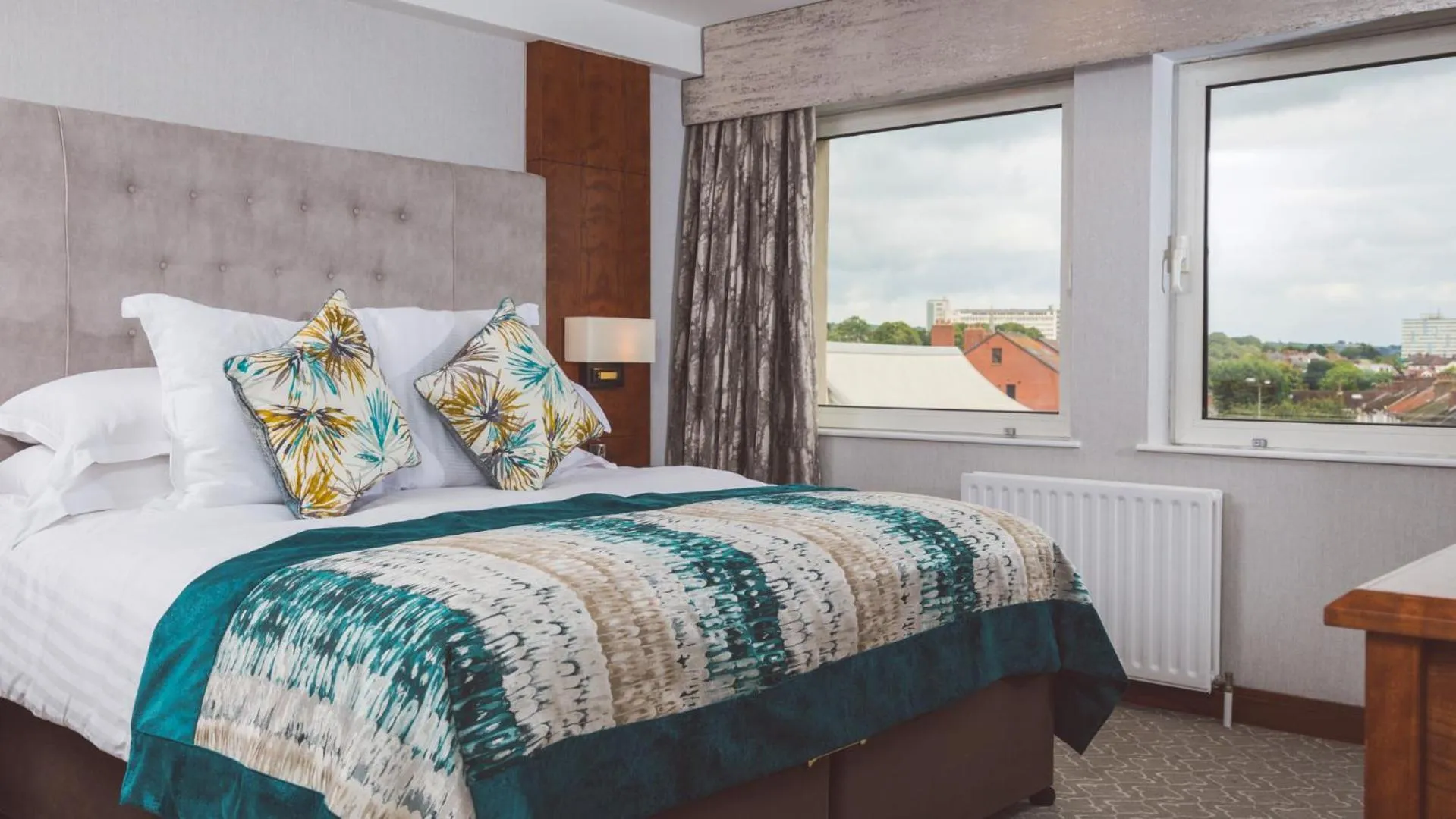 Bed in The Stormont Hotel