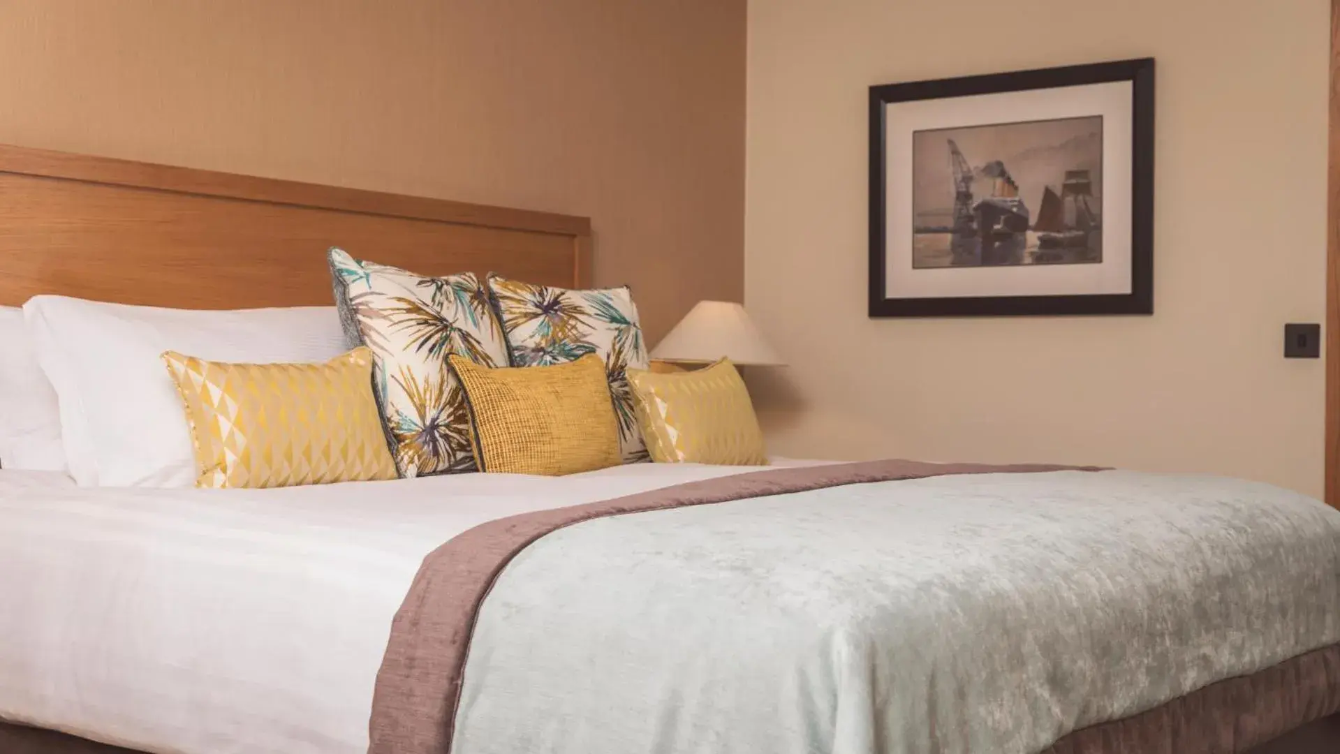 Bed in The Stormont Hotel Bed in The Stormont Hotel