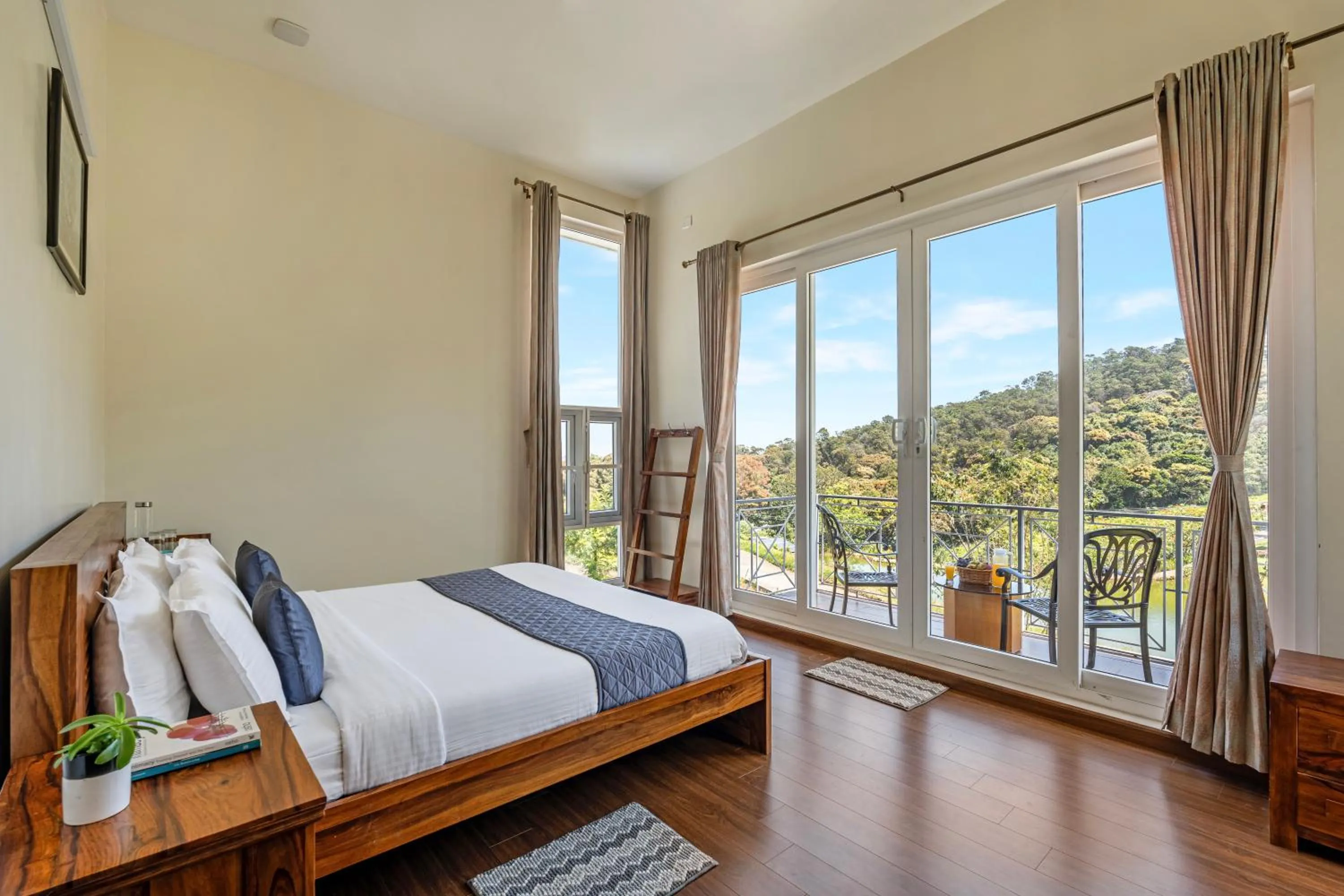 Bedroom, Bed in Kalpavriksha - 4 BR lake facing villa