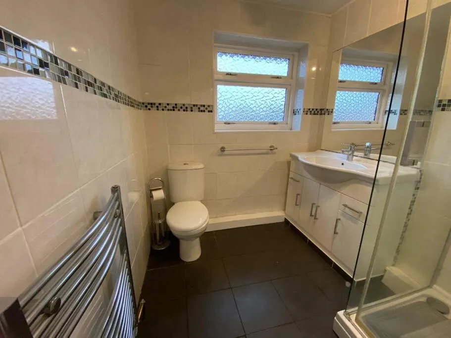 Quiet secluded two bedroom bungalow with parking
