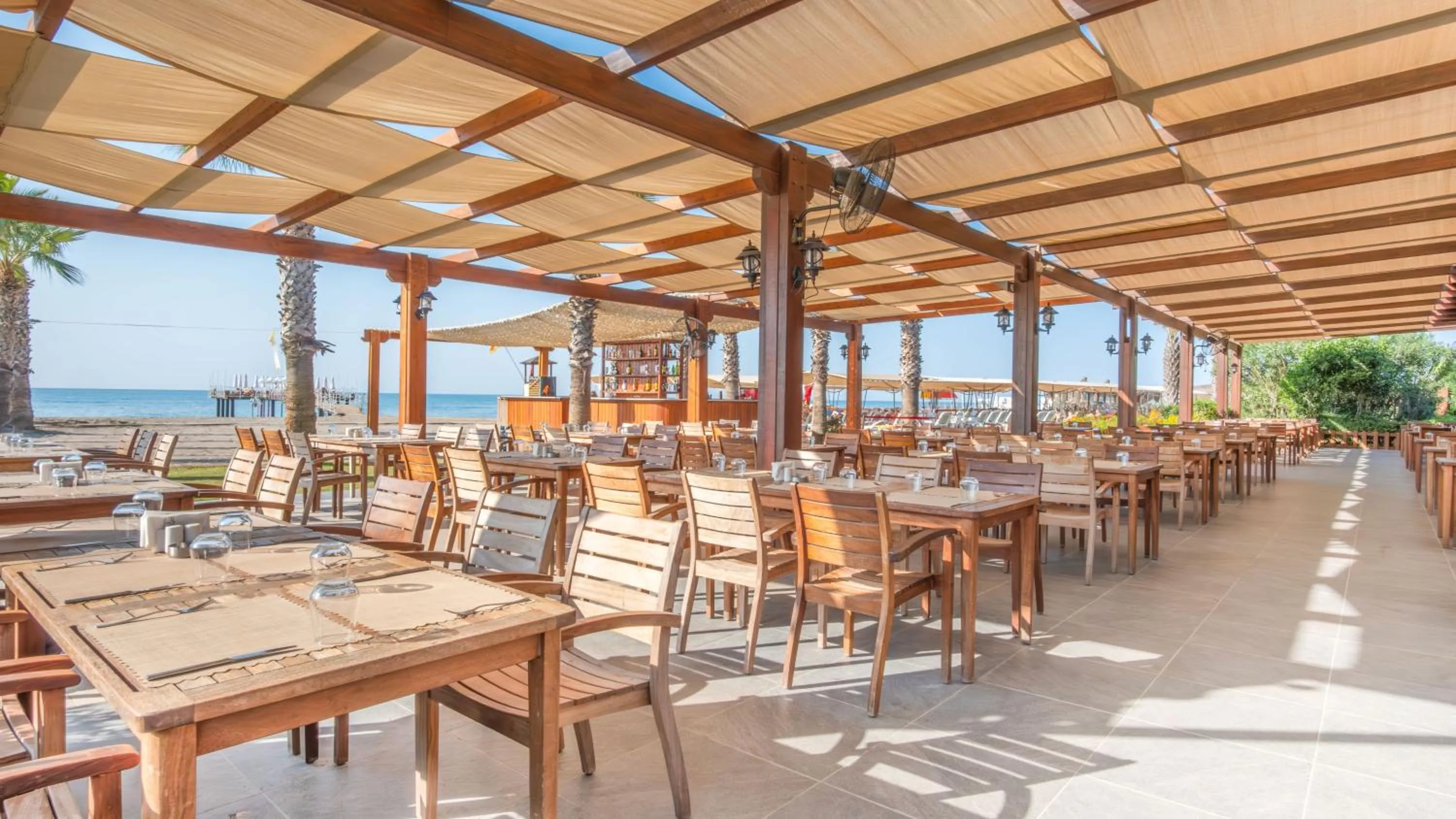 Restaurant/places to eat in Port Nature Luxury Resort