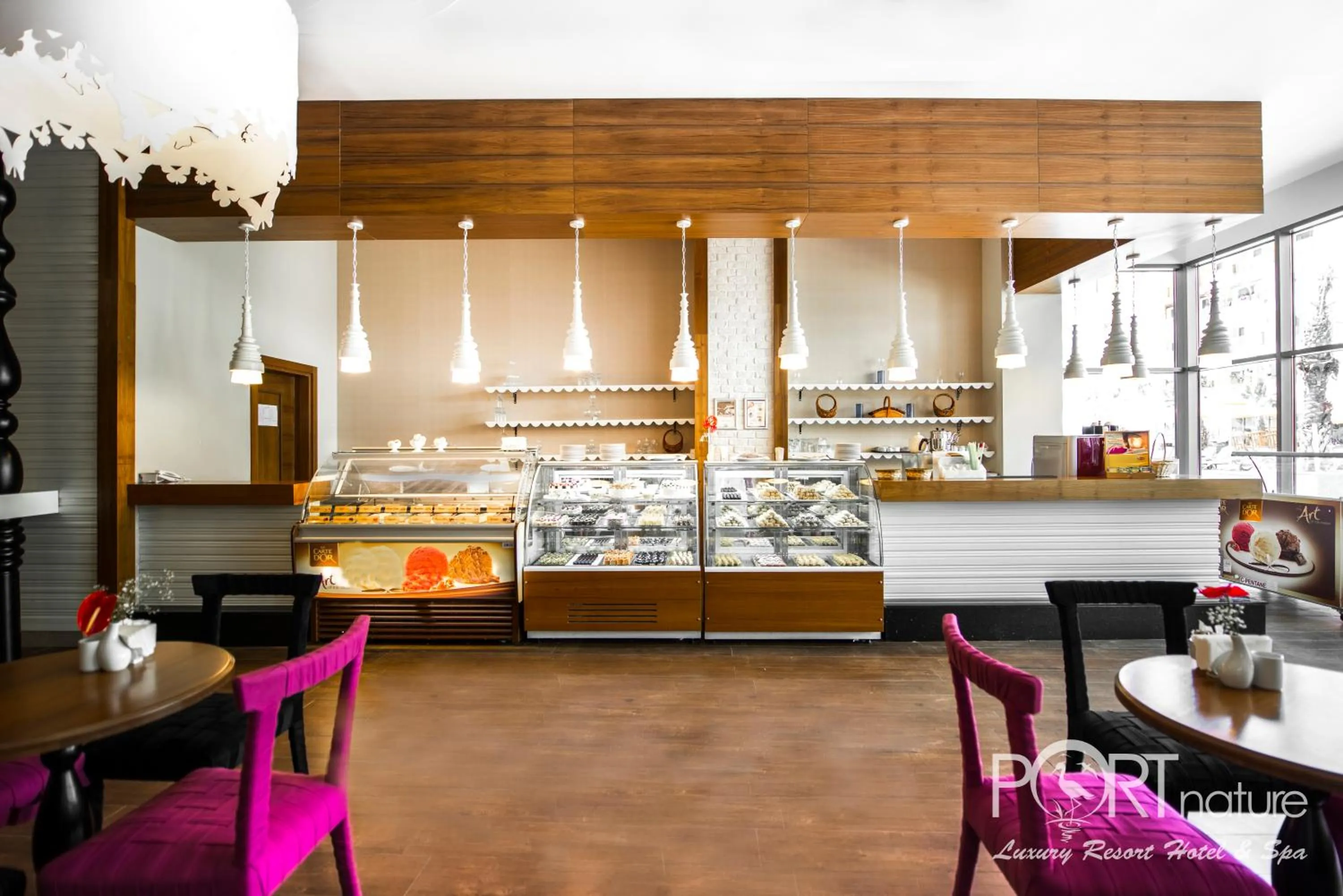 Restaurant/places to eat in Port Nature Luxury Resort