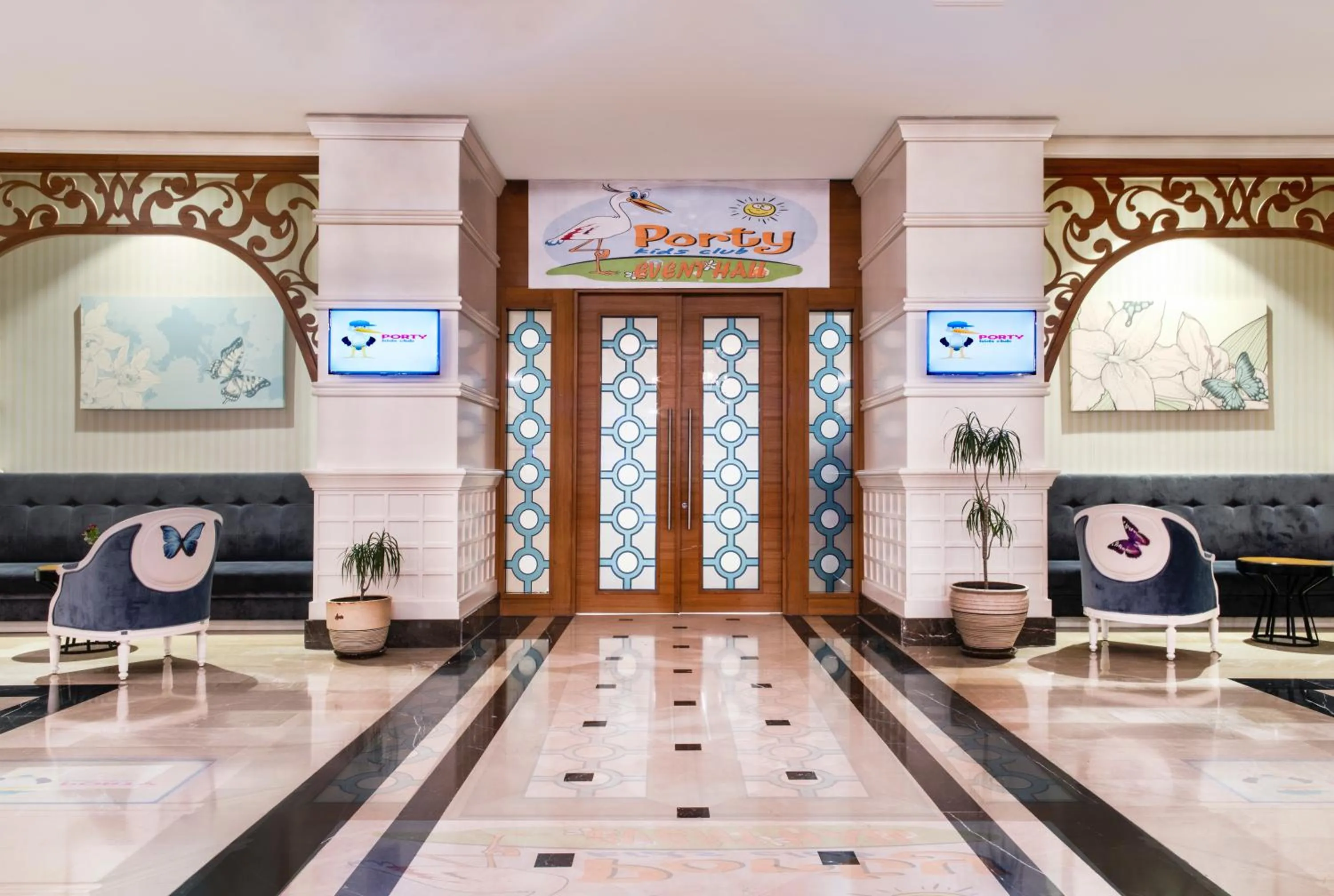 Entertainment in Port Nature Luxury Resort