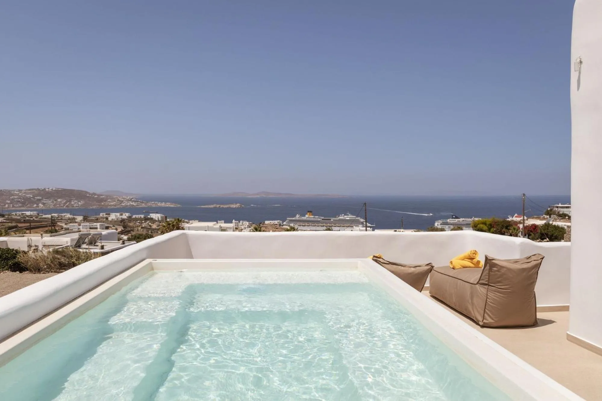 Day in Aya Sofia Suites