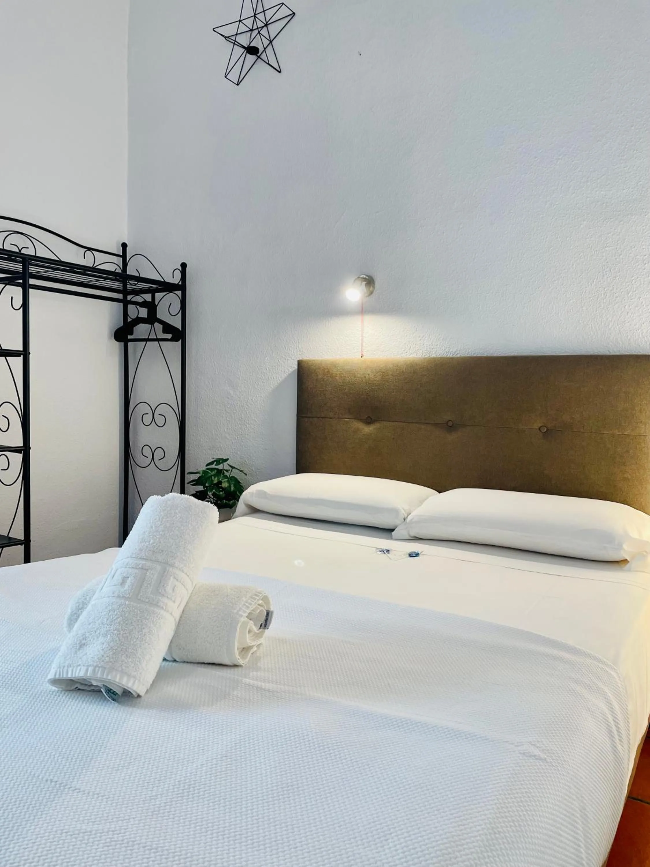 Bed in Pension Venecia Gomerez