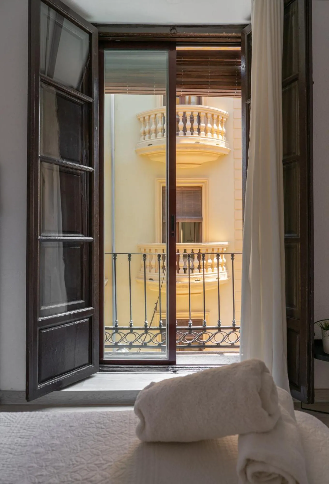 Balcony/Terrace, Bed in Pension Venecia Gomerez