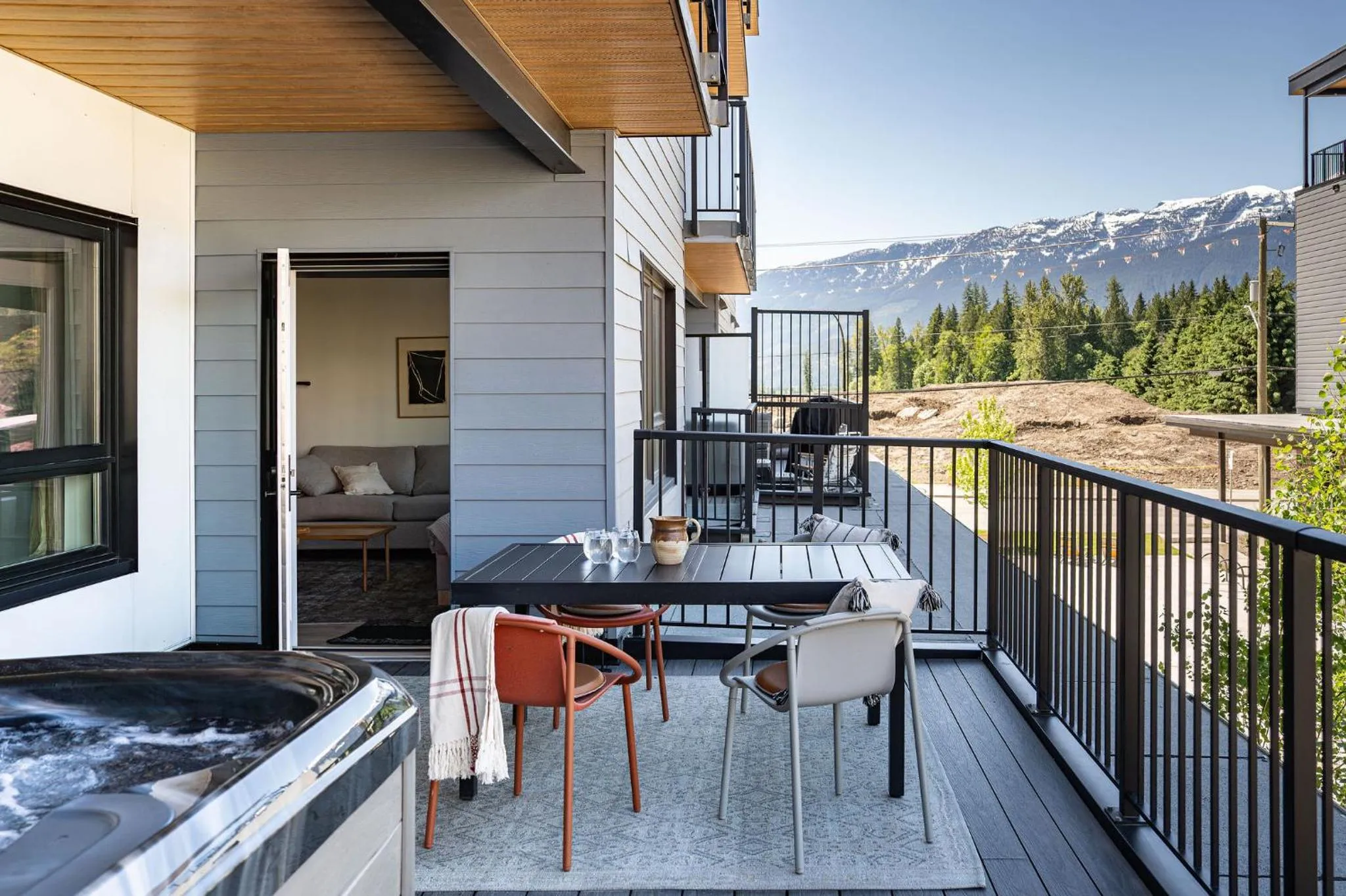 Sea Eagles Landing by Revelstoke Vacations