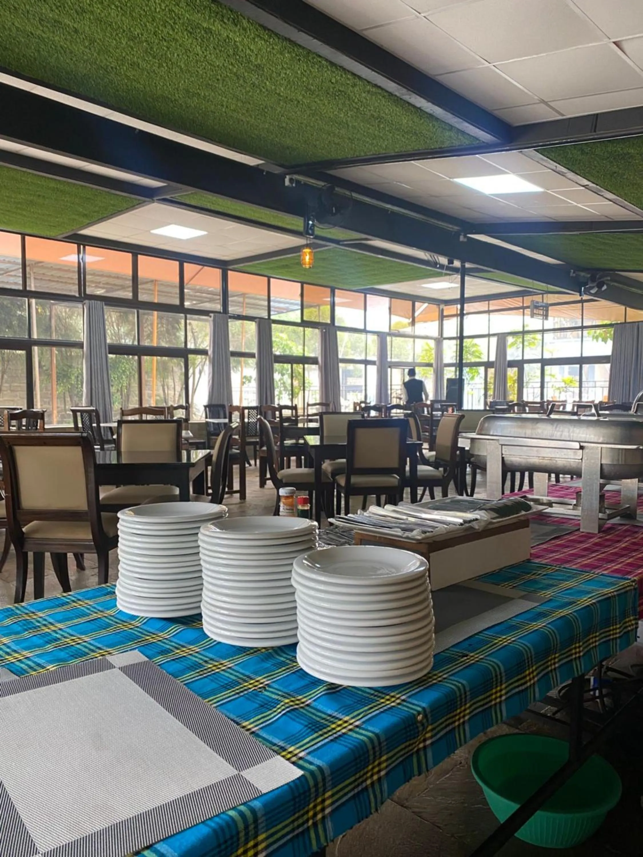 Restaurant/places to eat in Lake Naivasha Lazarus Lodge