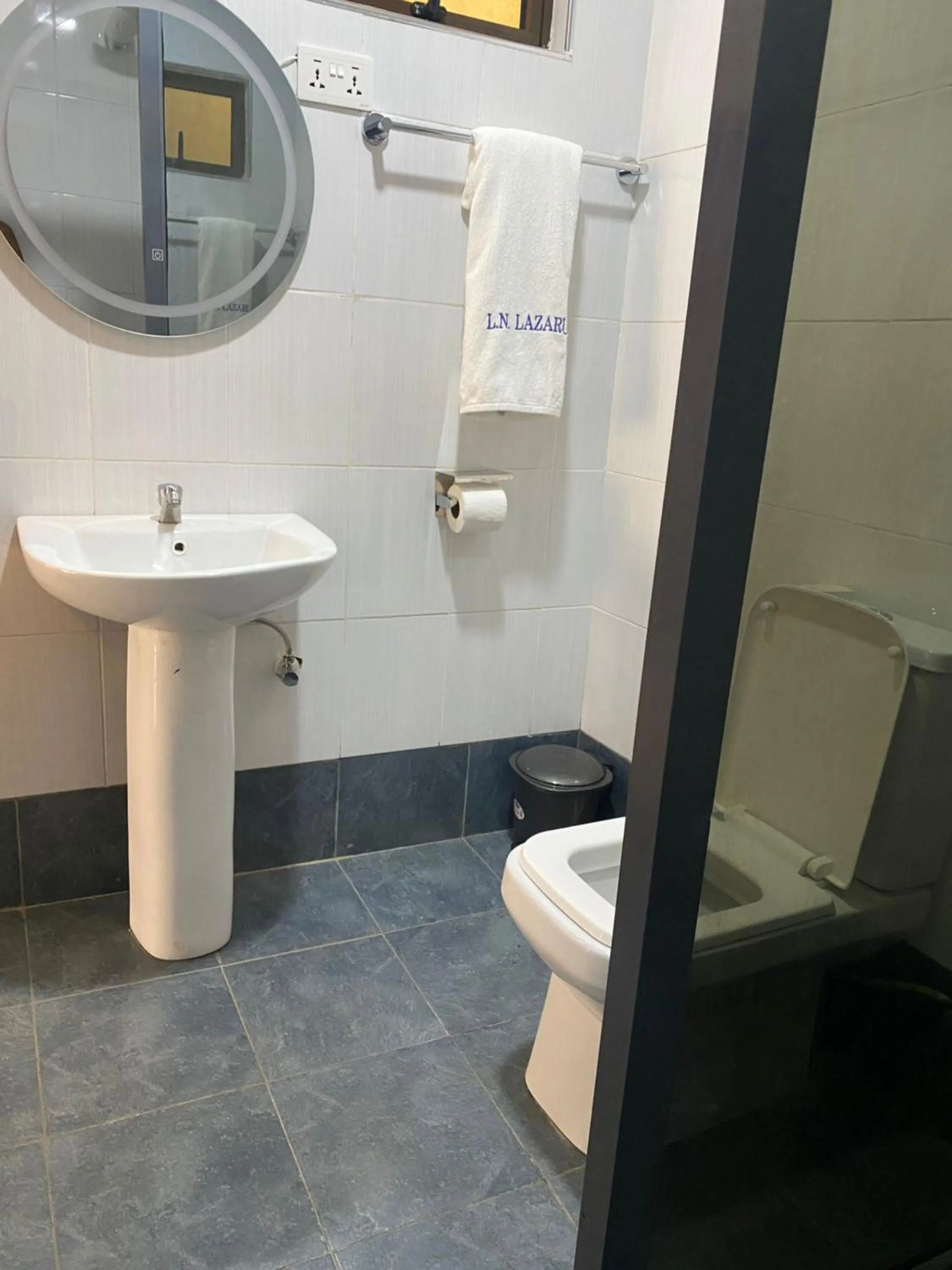 Toilet in Lake Naivasha Lazarus Lodge