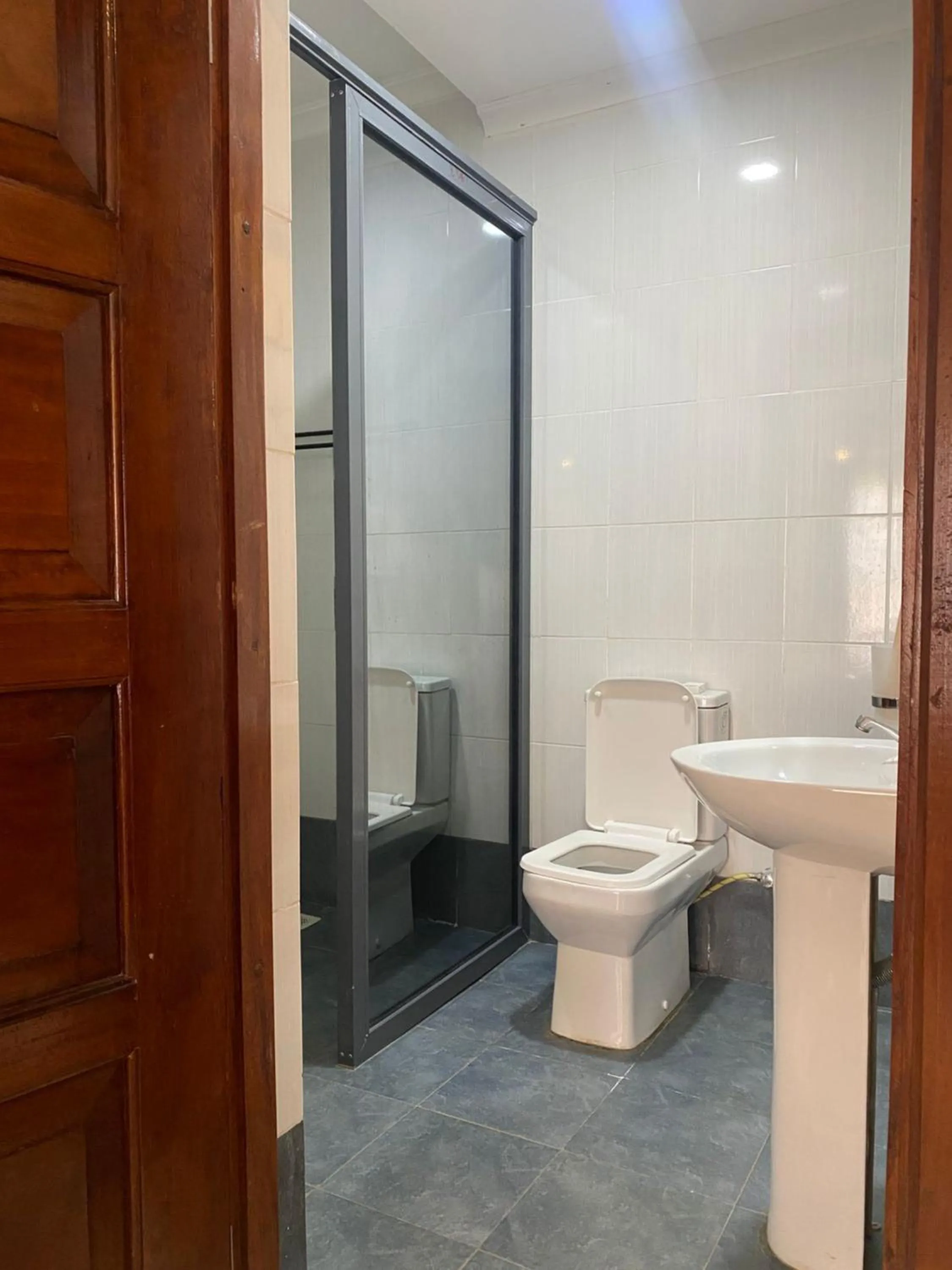 Bathroom in Lake Naivasha Lazarus Lodge