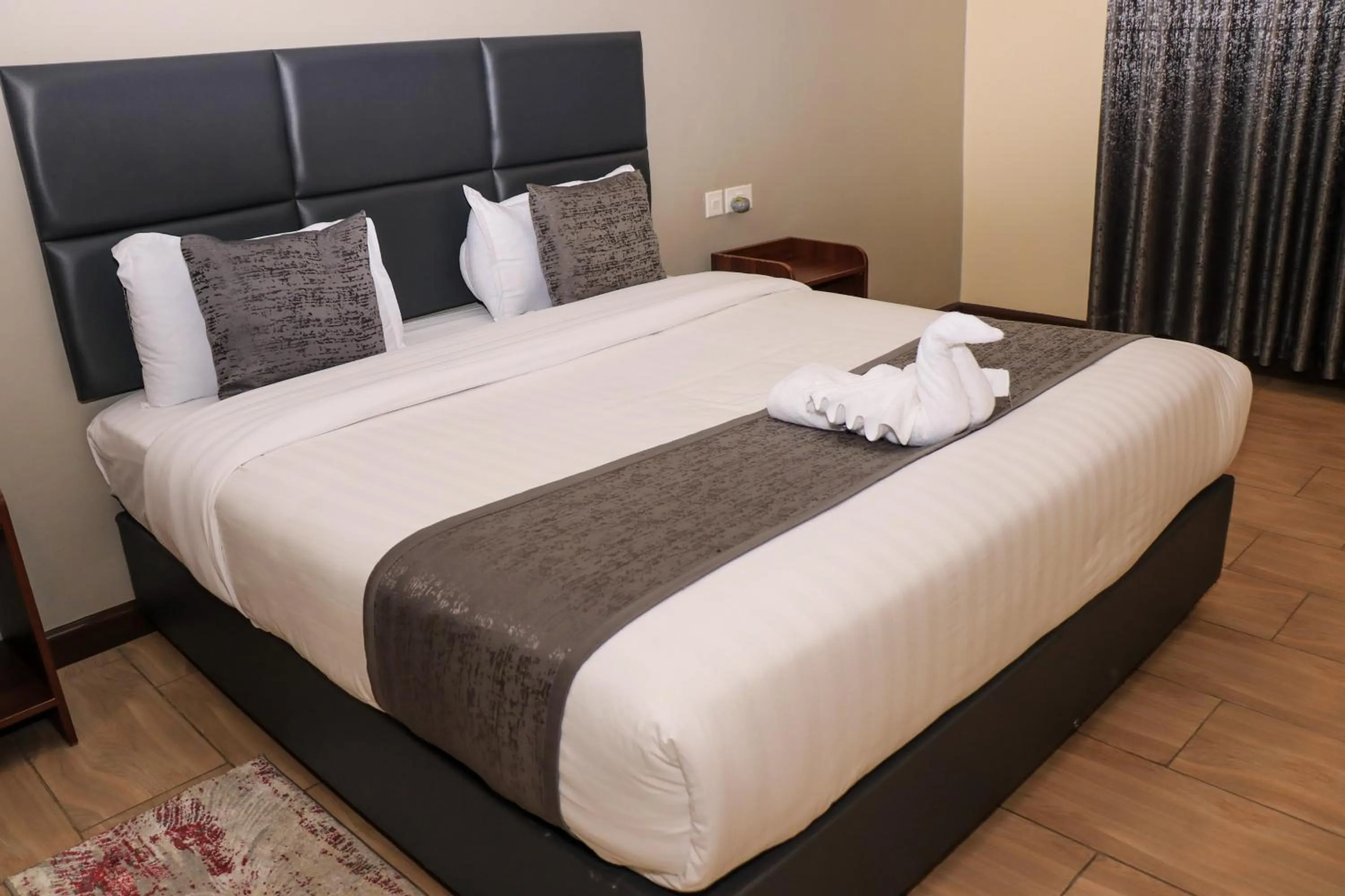 Bed in Lake Naivasha Lazarus Lodge