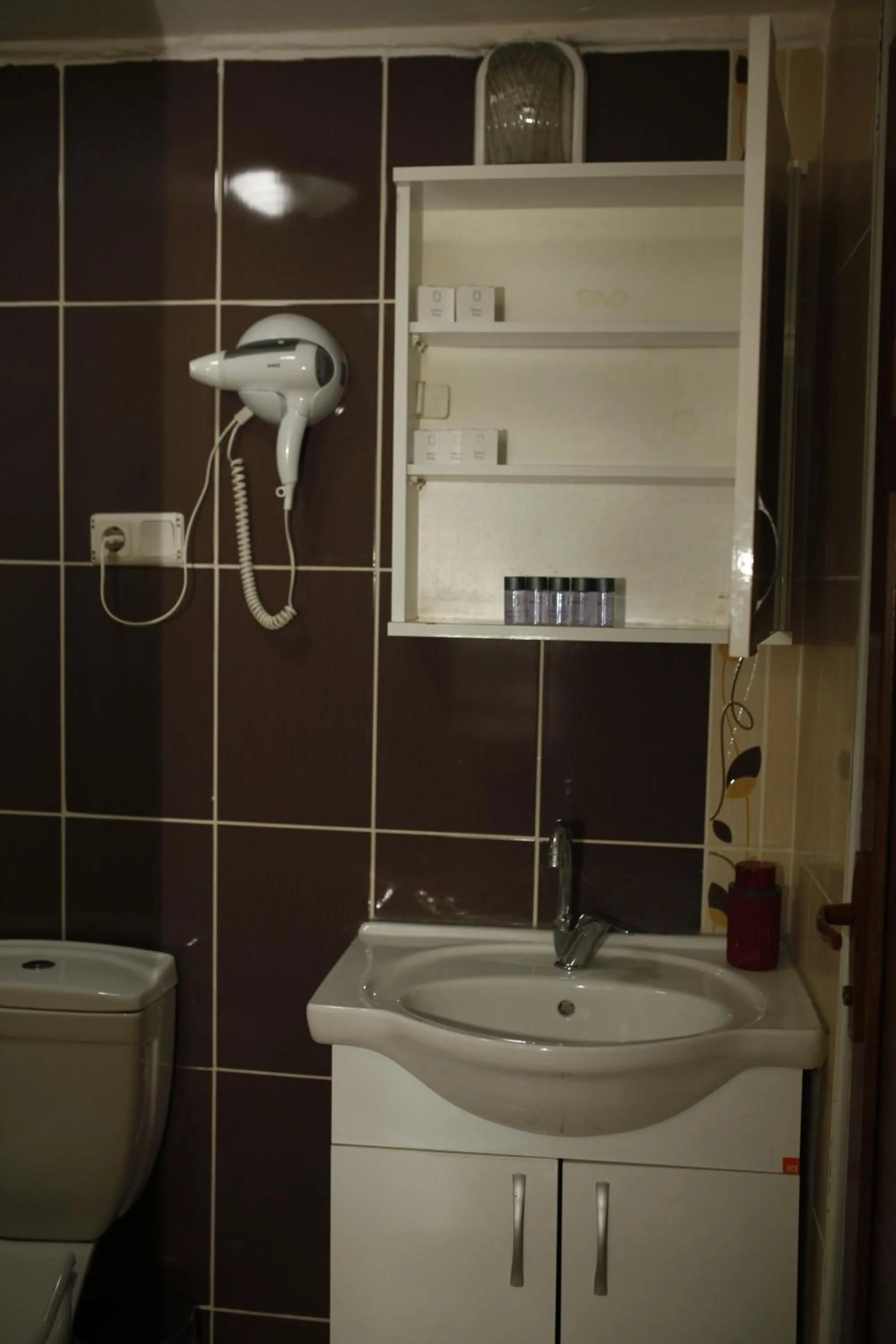 Bathroom in Birlik Apart Hotel