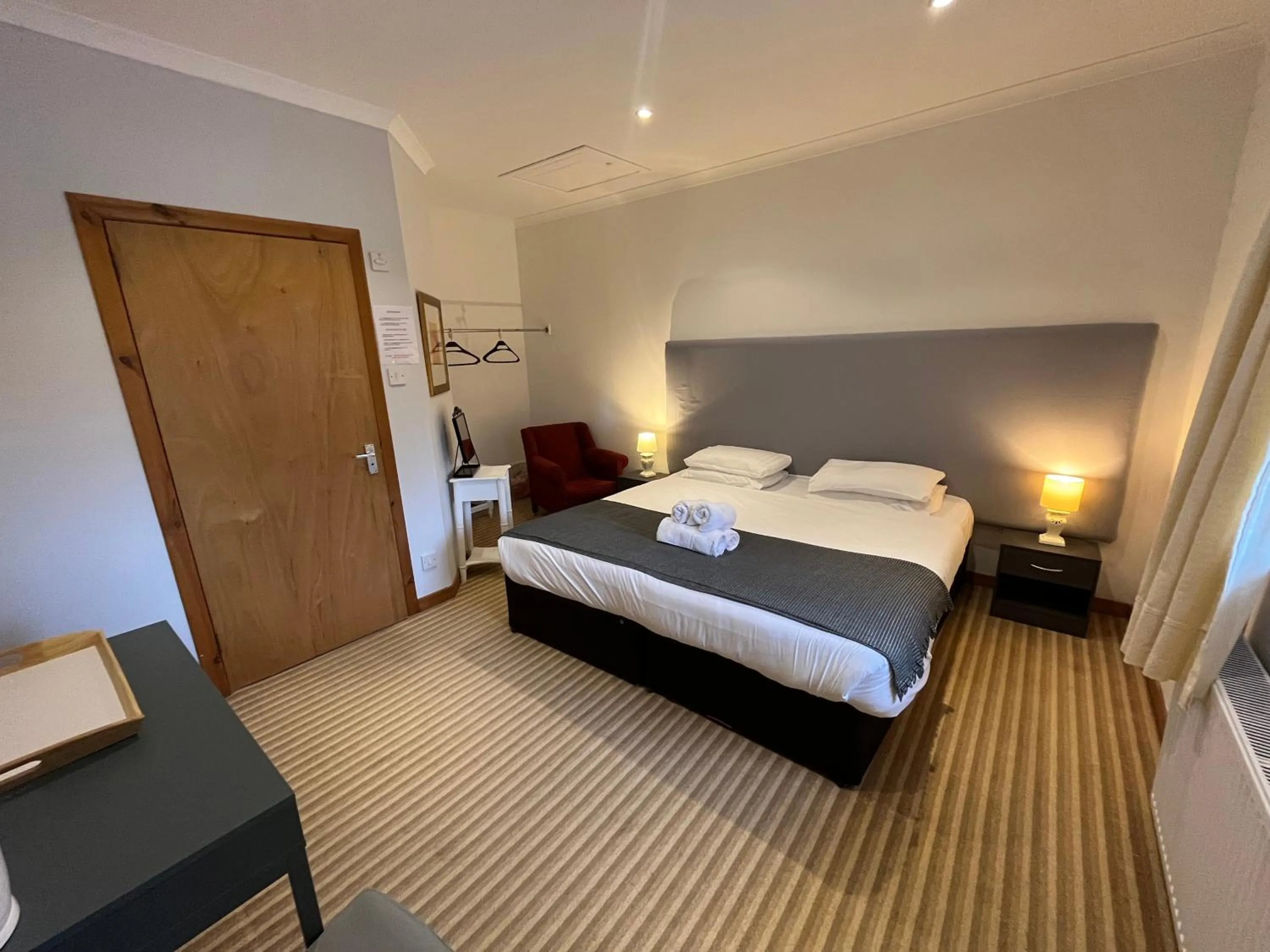 Bedroom, Bed in Columba House