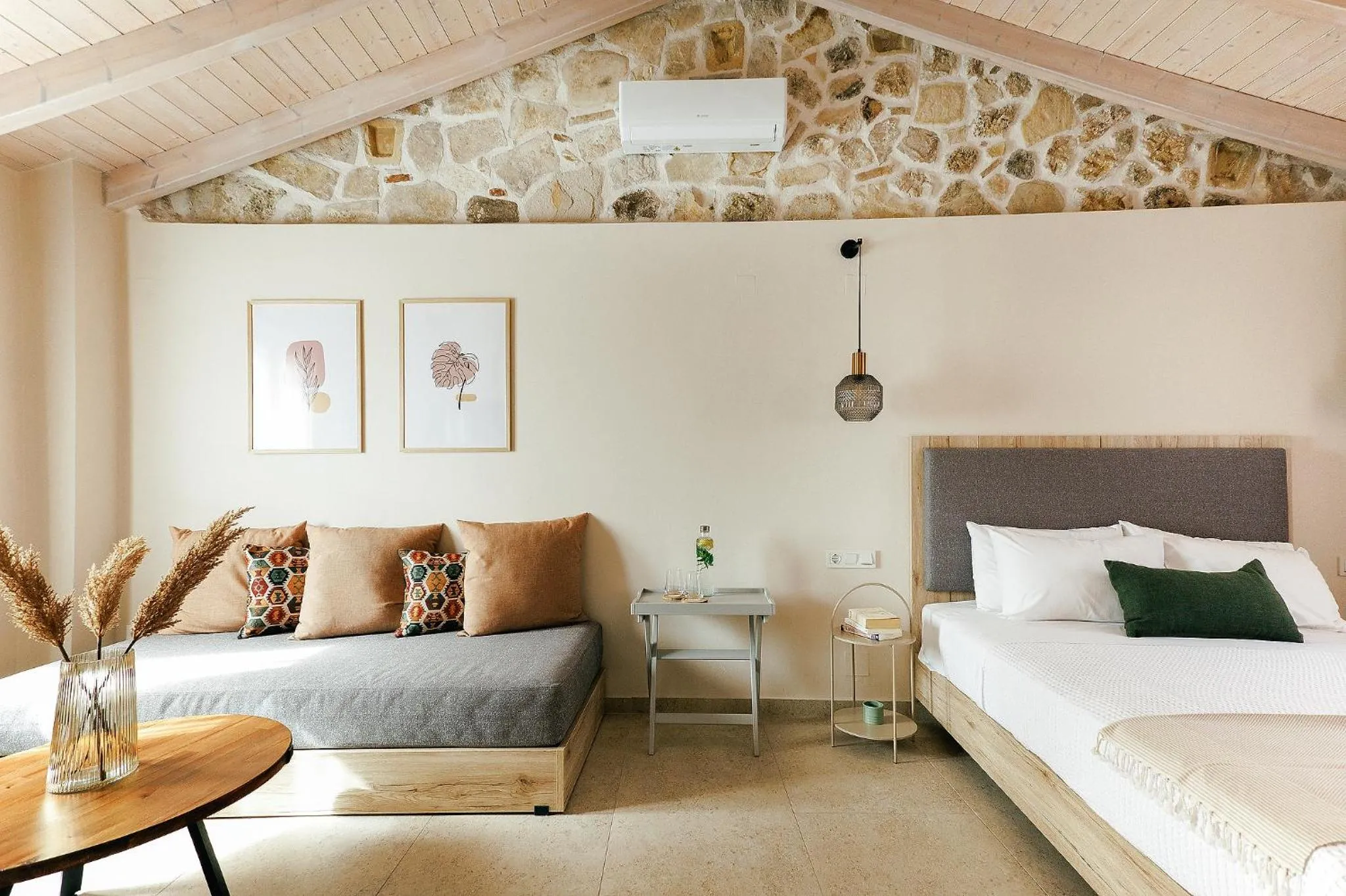 Bed in Limeria studios & maisonettes