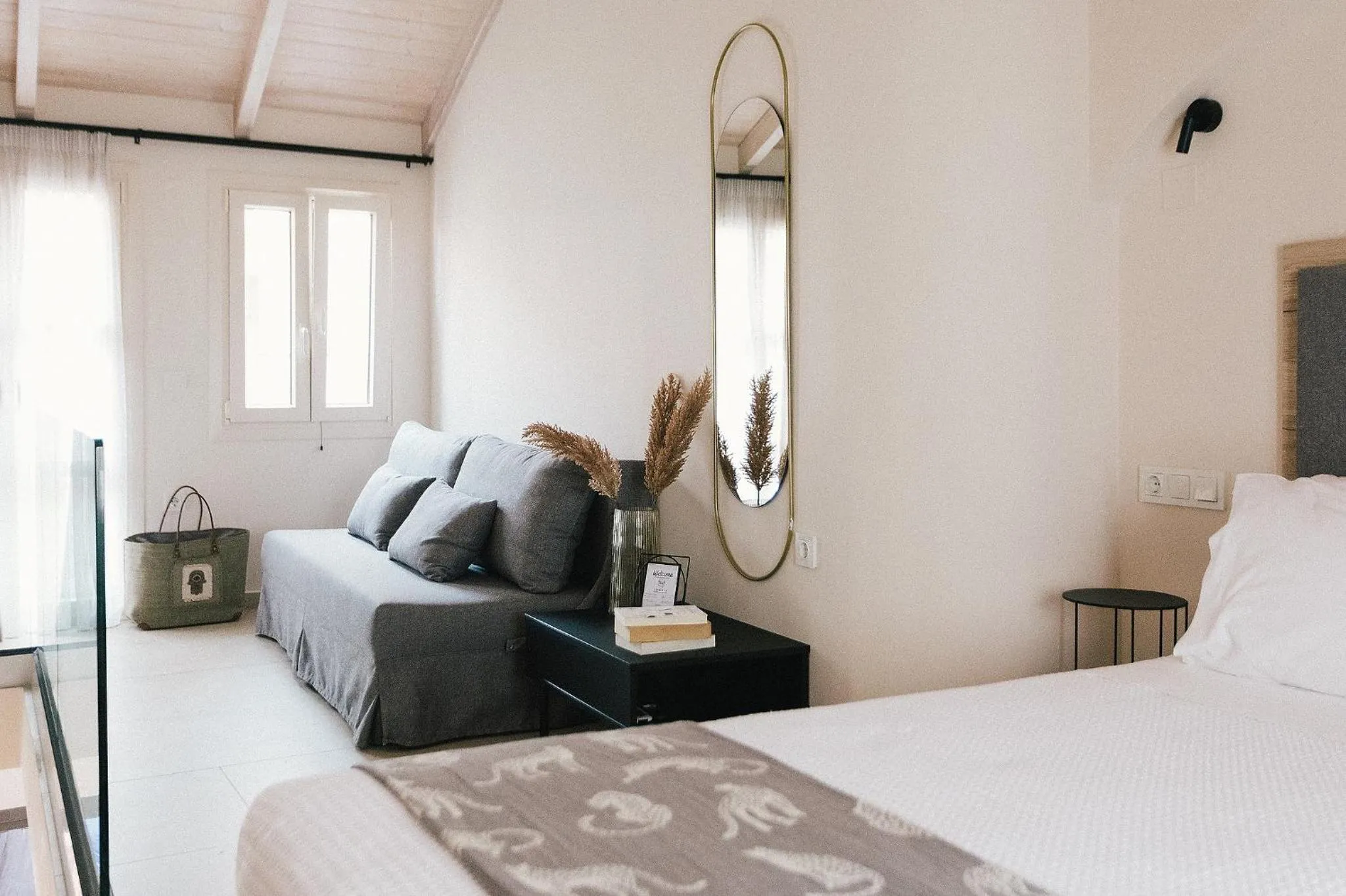 Bed in Limeria studios & maisonettes