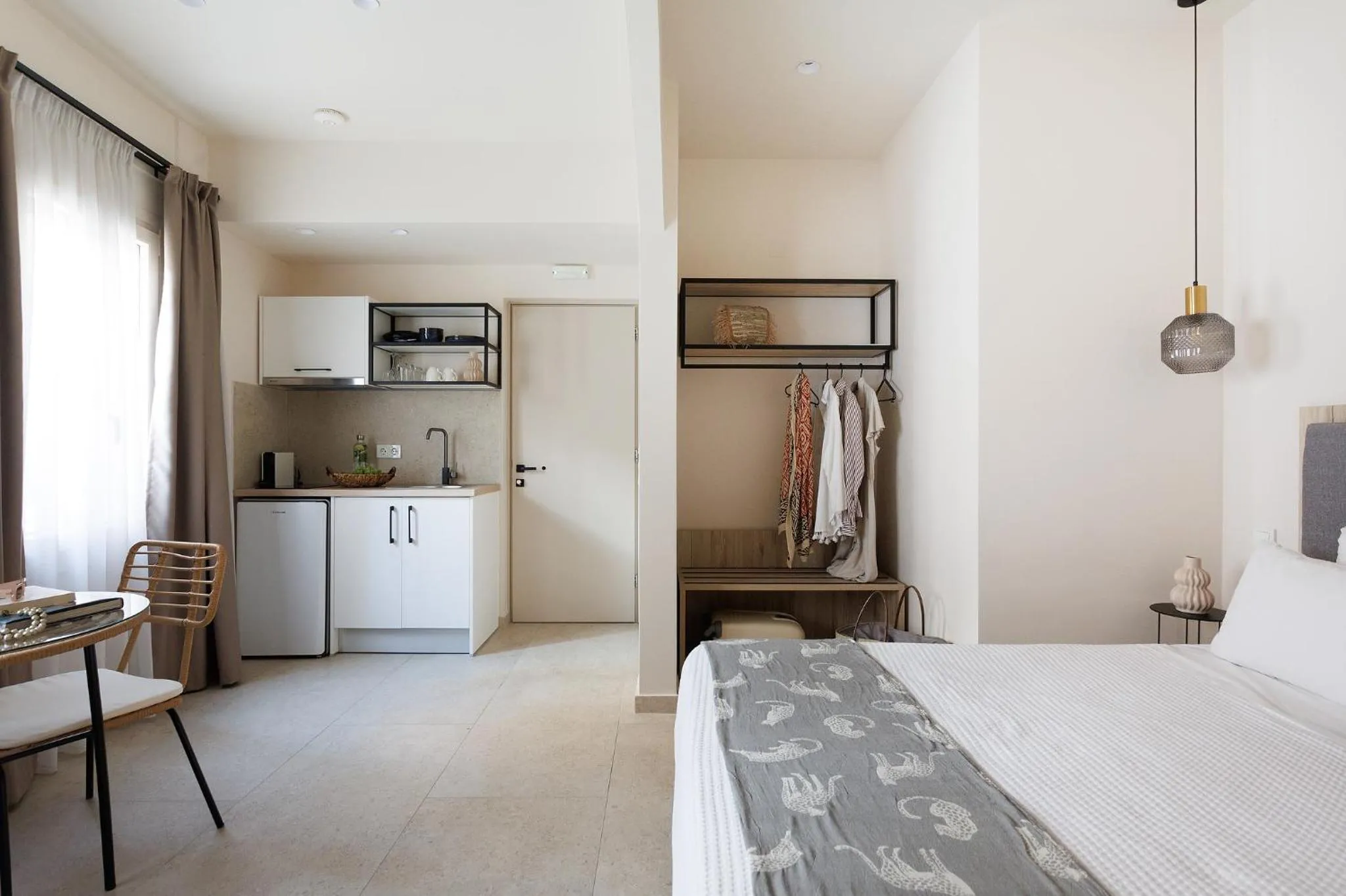 Bed in Limeria studios & maisonettes