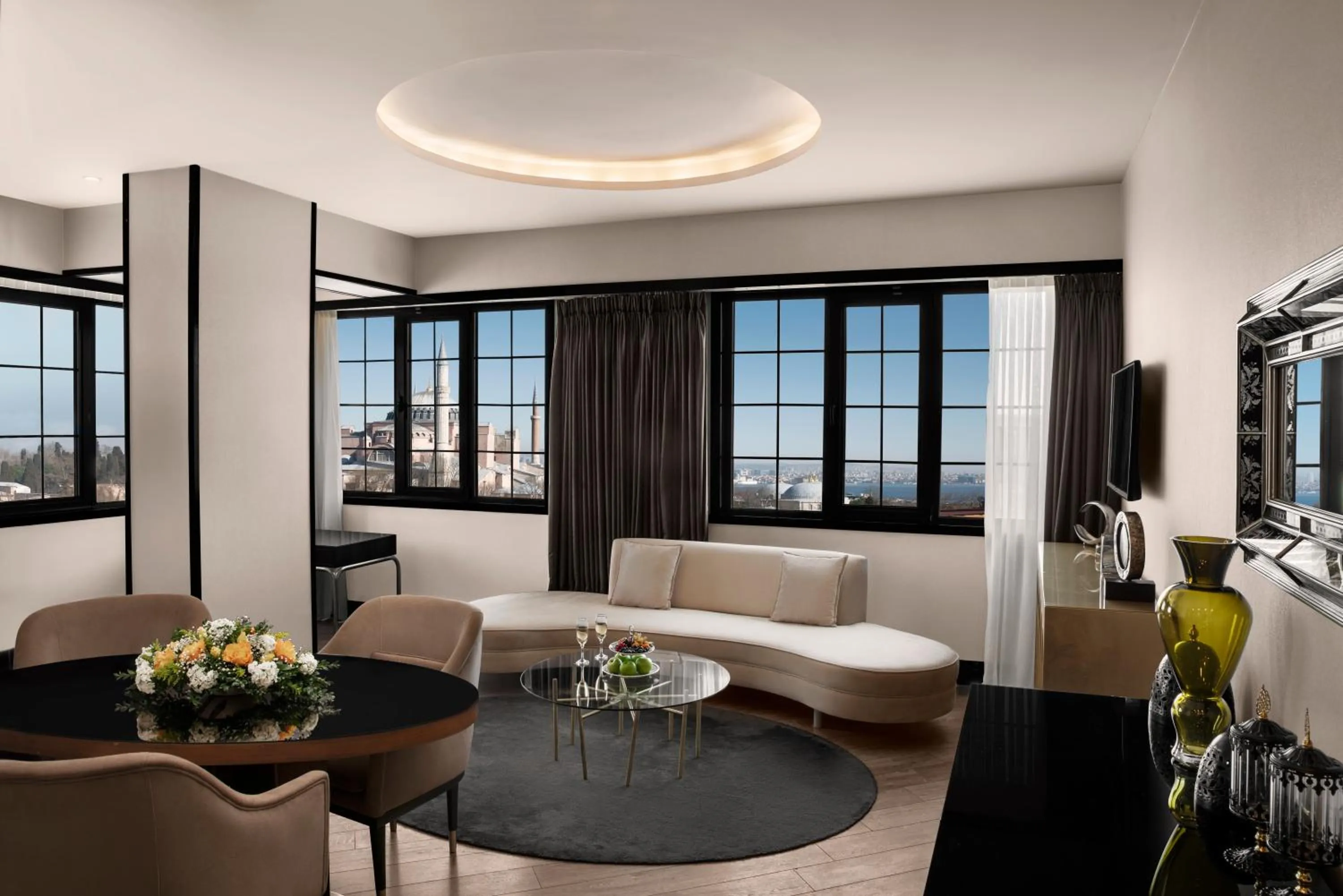 Communal lounge/ TV room in Sura Hagia Sophia Hotel