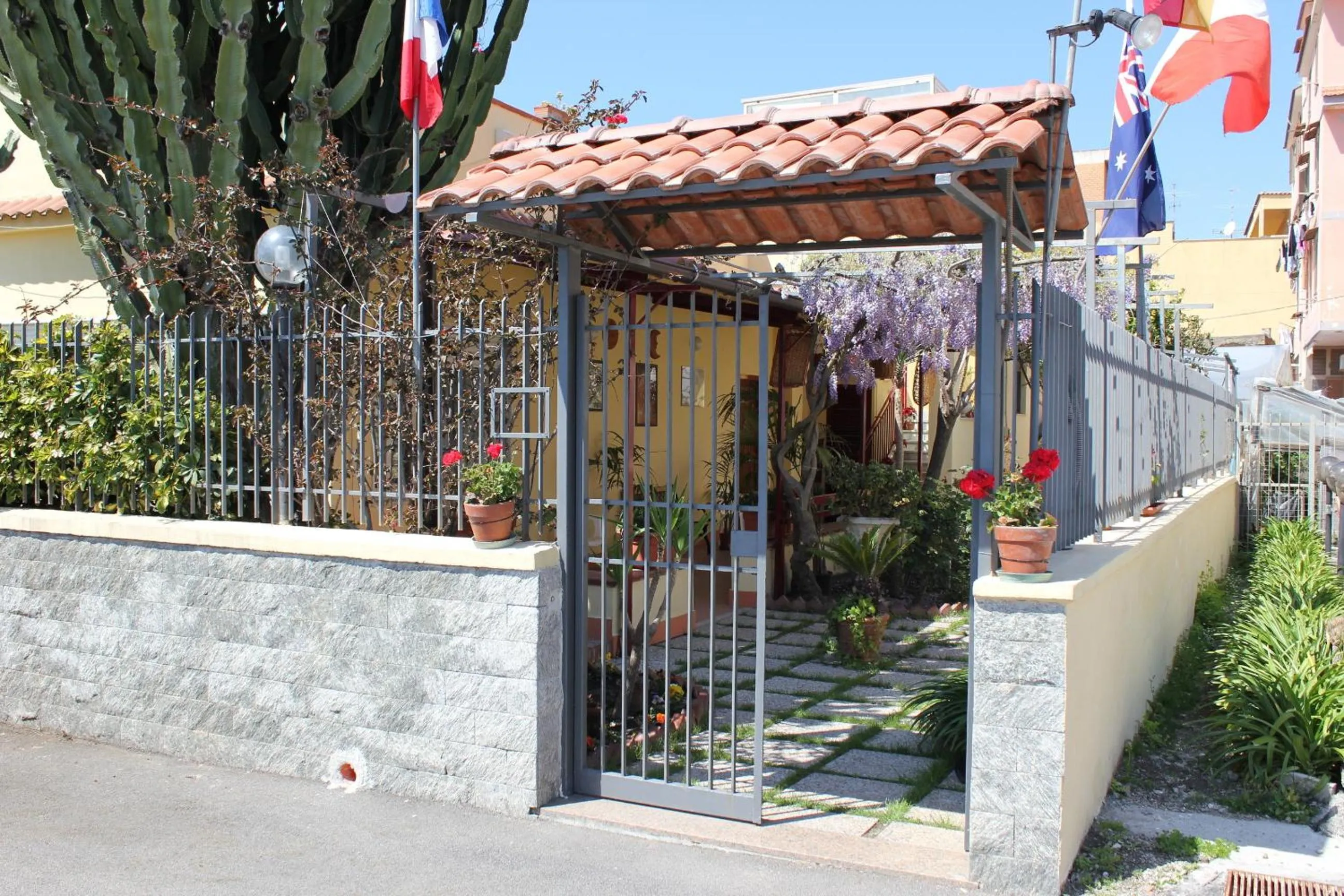 Facade/entrance in Domus Felix