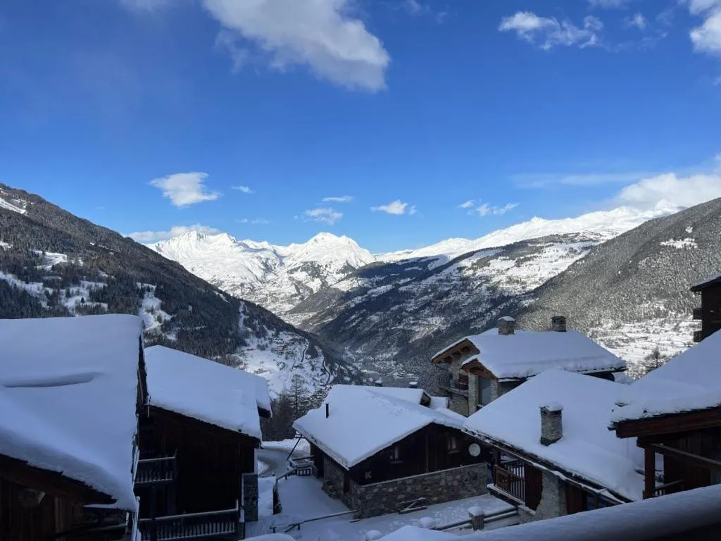 Black Diamond Sainte Foy Chalets