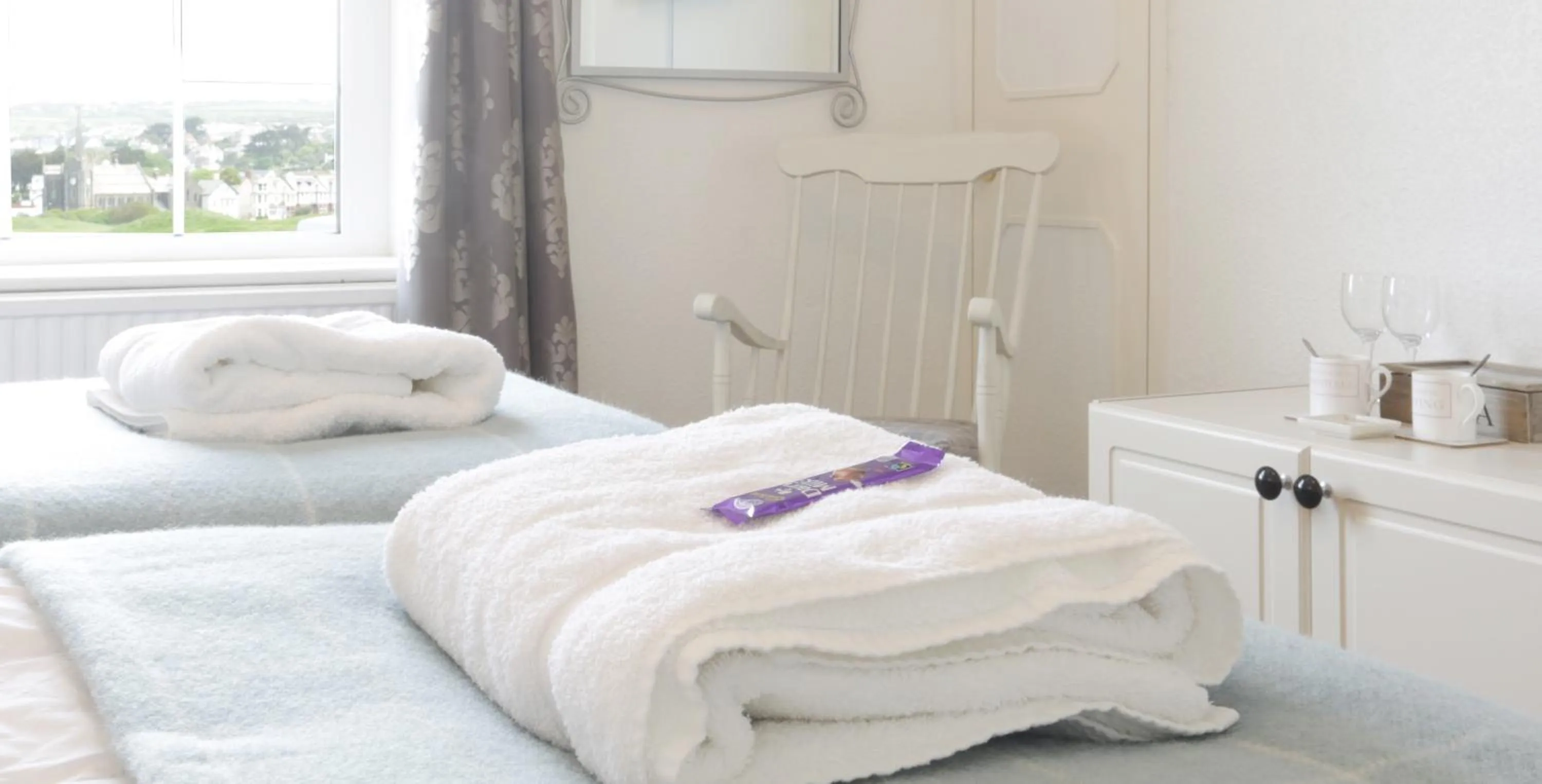 Bedroom, Bed in Sunrise Guest House