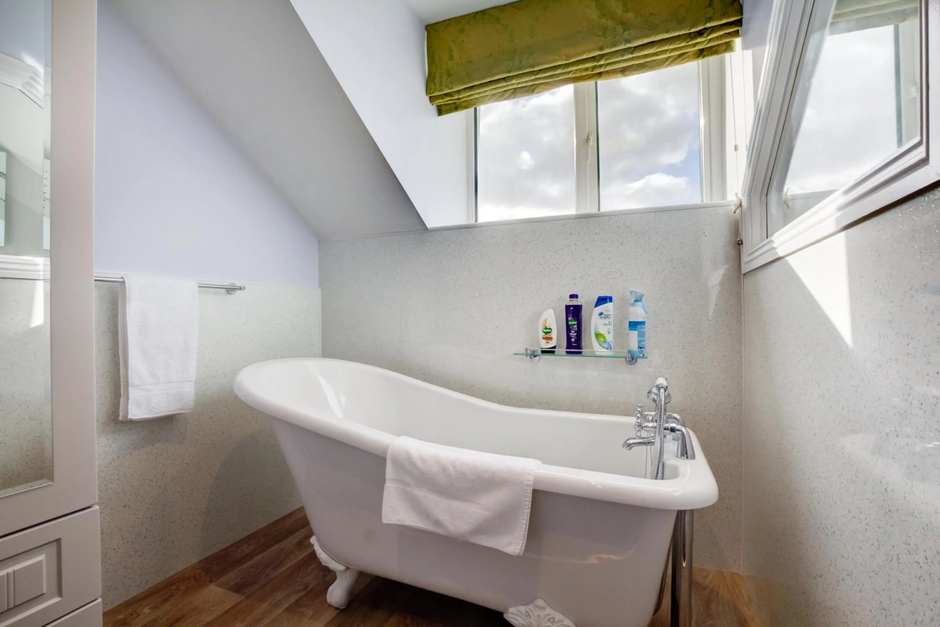 Photo of the whole room in Sunrise Guest House