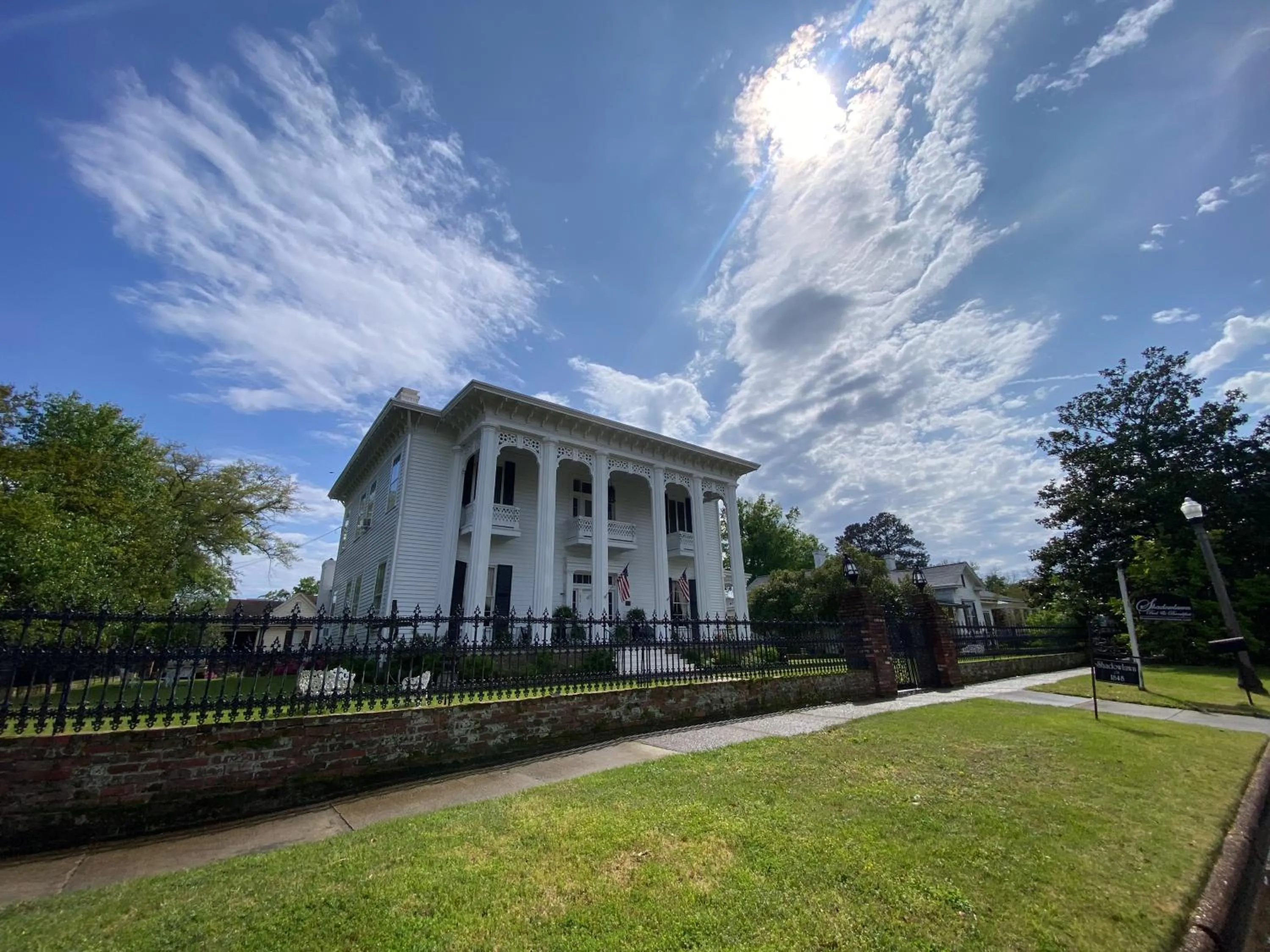 Property building in Shadowlawn Bed and Breakfast