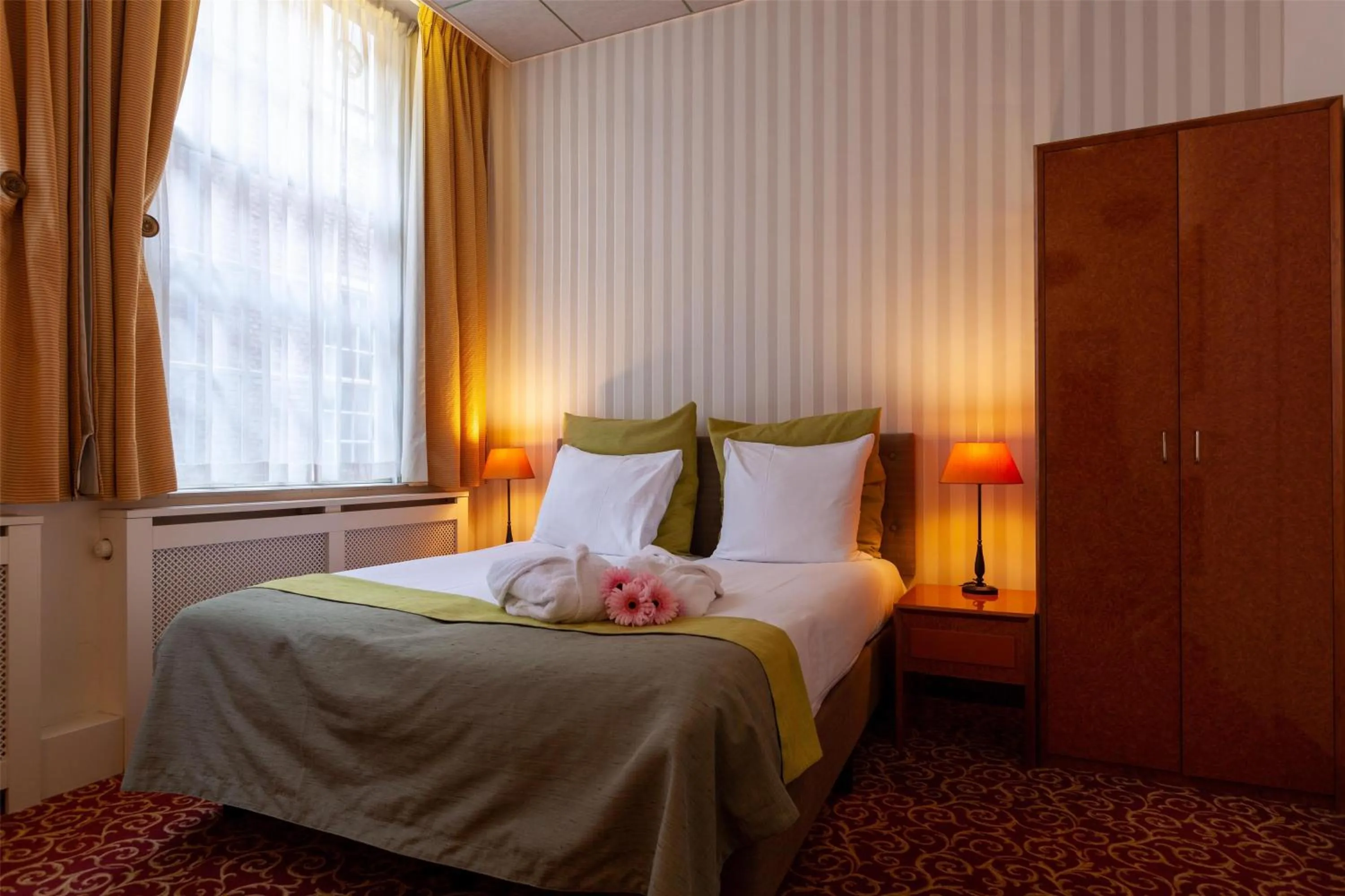 Bedroom, Bed in Grand Museum Hotel, BW Signature Collection