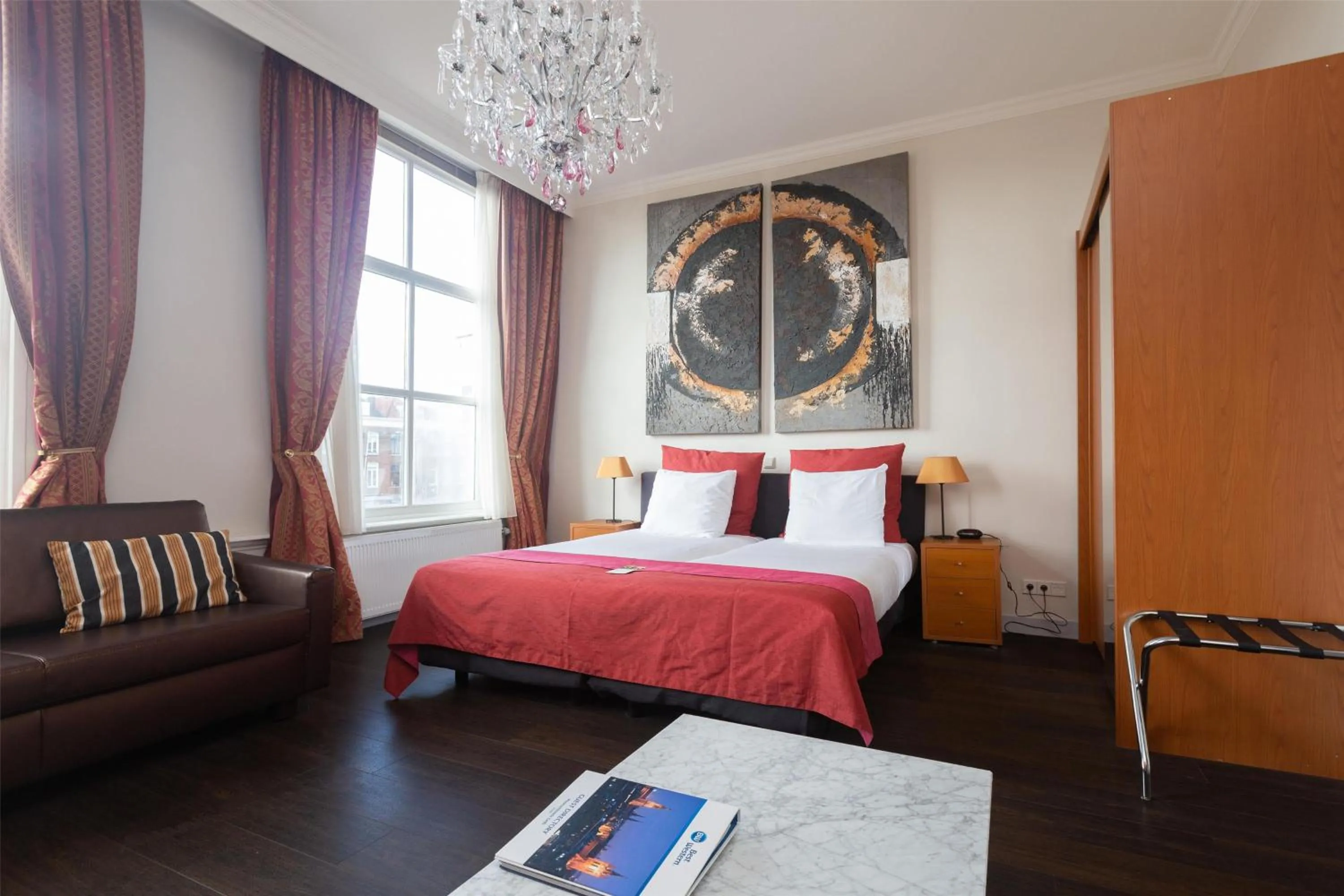 Bedroom, Bed in Grand Museum Hotel, BW Signature Collection