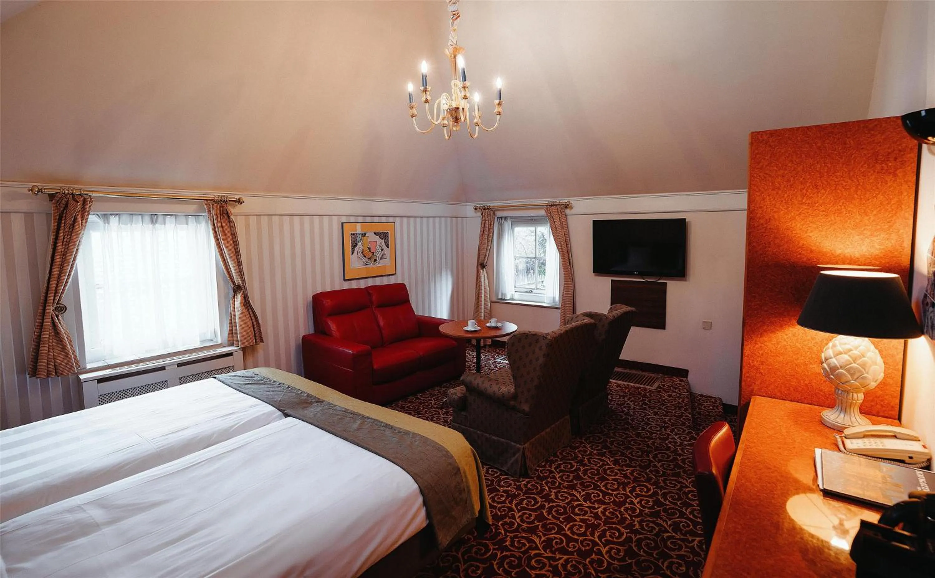 Bedroom, Bed in Grand Museum Hotel, BW Signature Collection