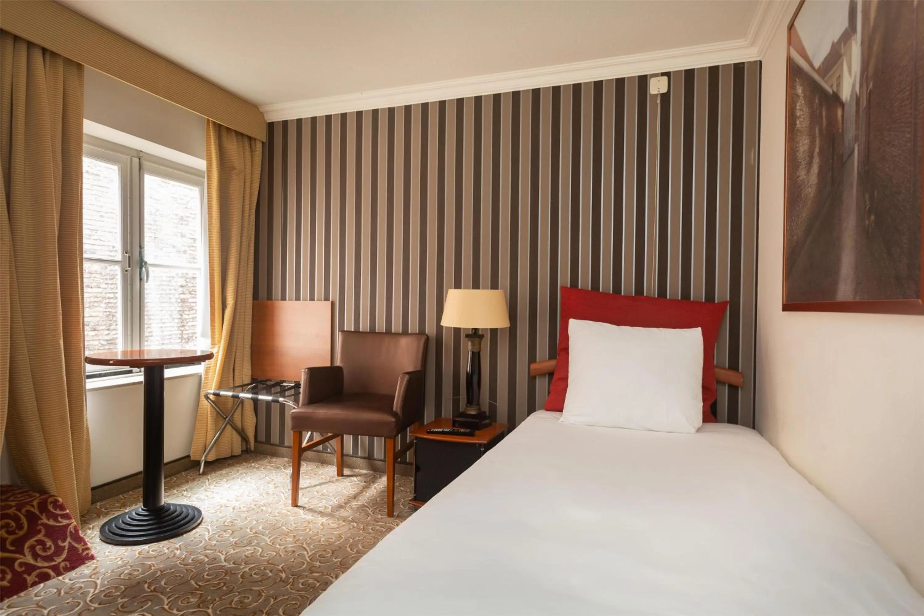 Bedroom, Bed in Grand Museum Hotel, BW Signature Collection