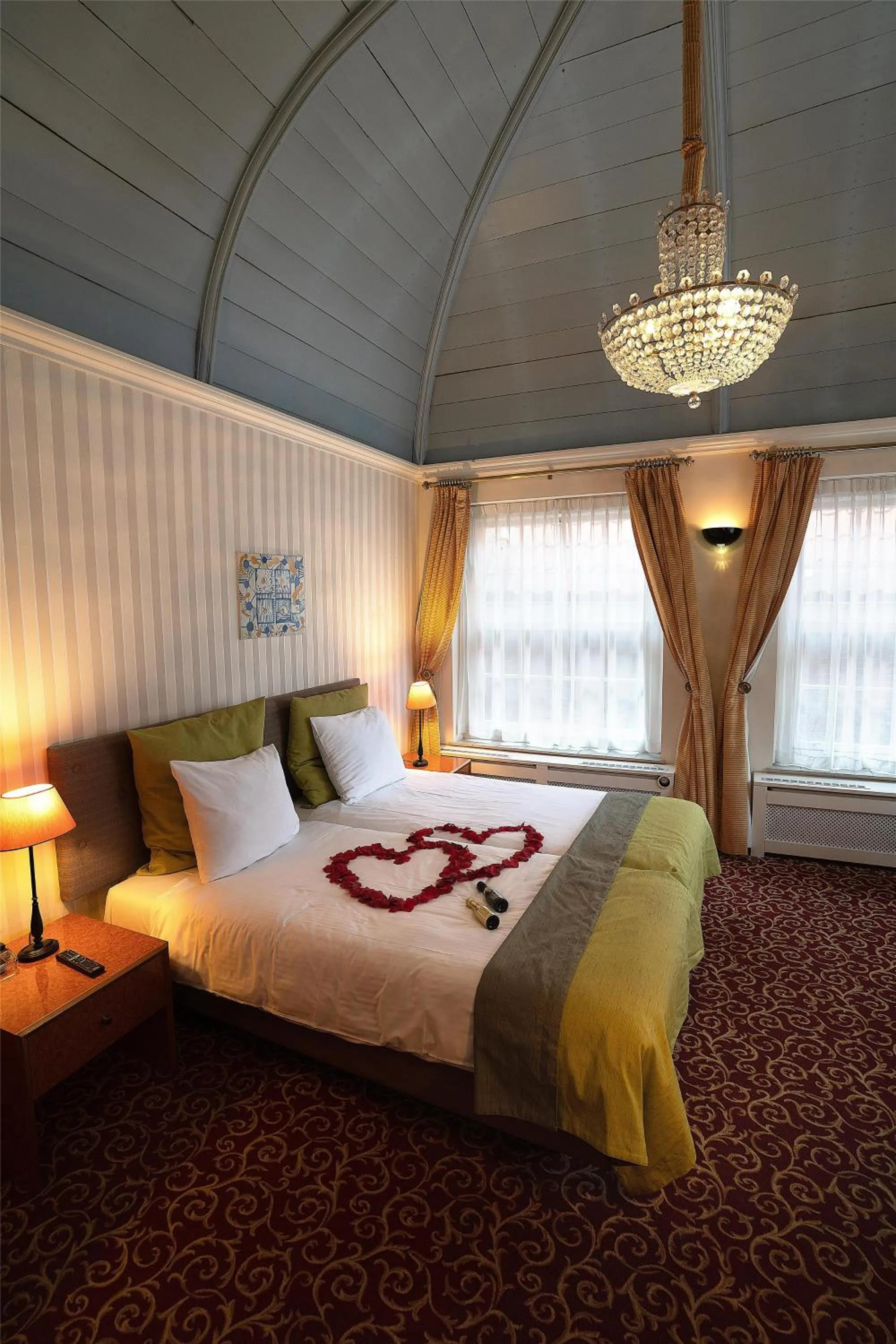 Bedroom, Bed in Grand Museum Hotel, BW Signature Collection