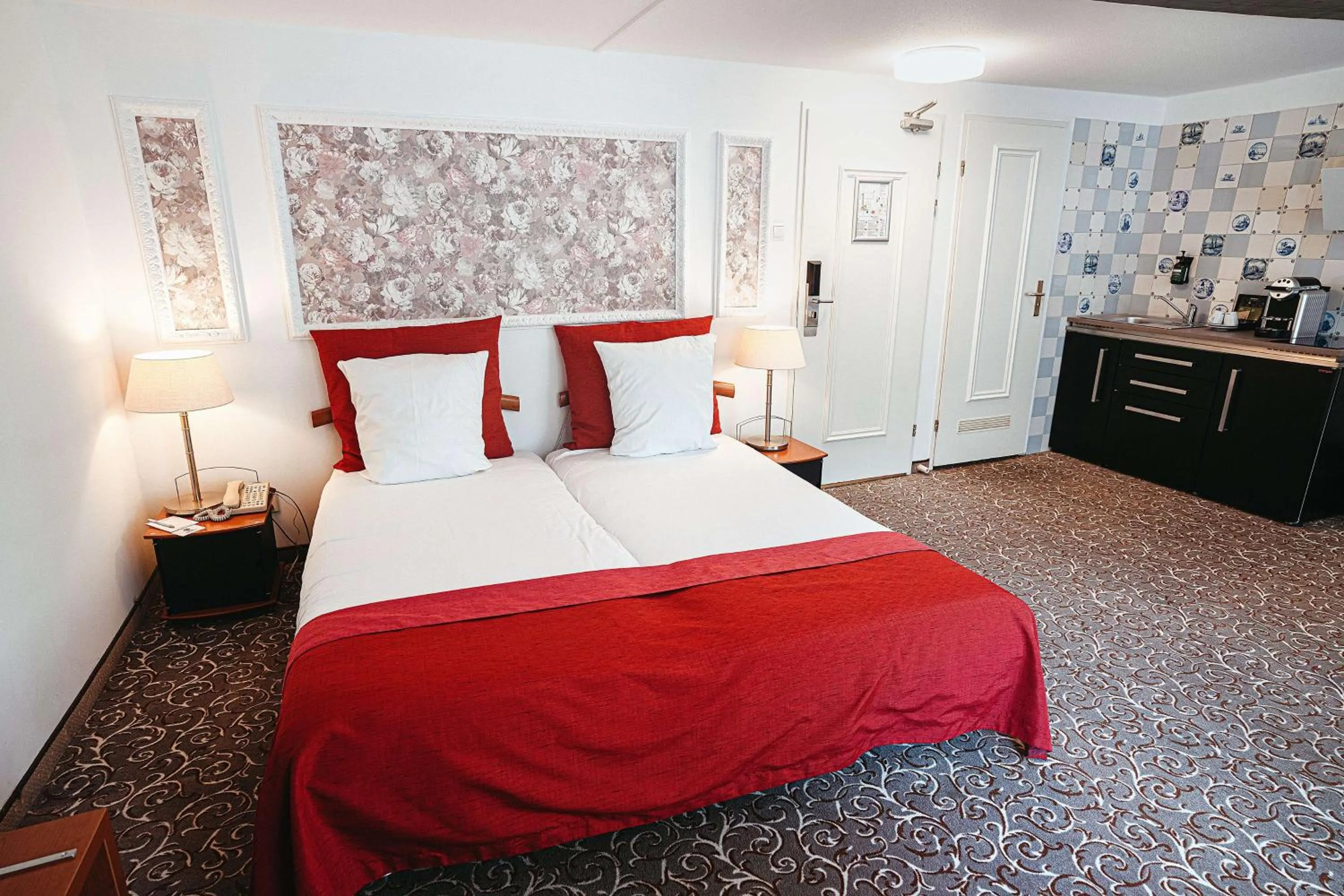 Bedroom, Bed in Grand Museum Hotel, BW Signature Collection