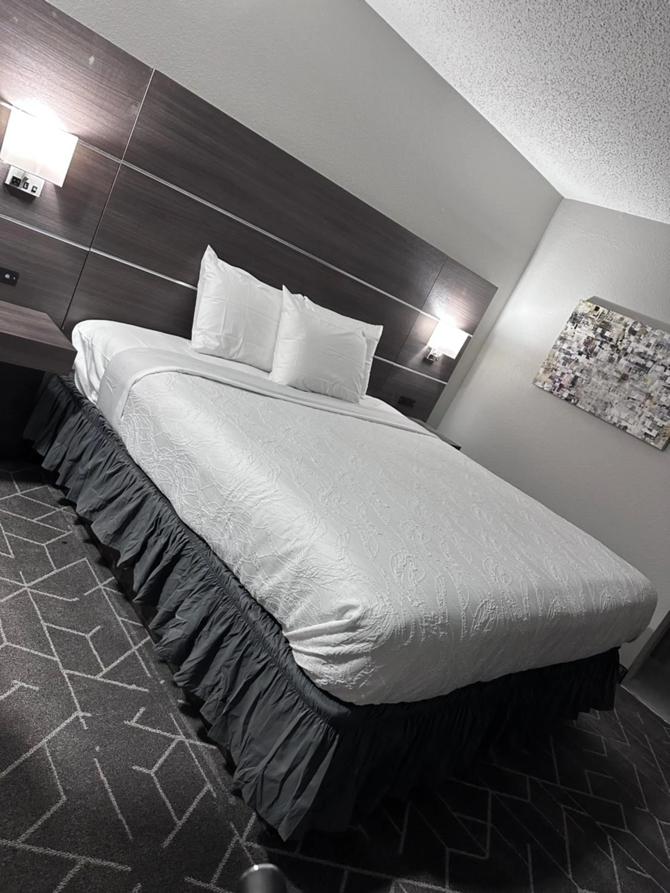 Bed in Budget Inn Muskogee