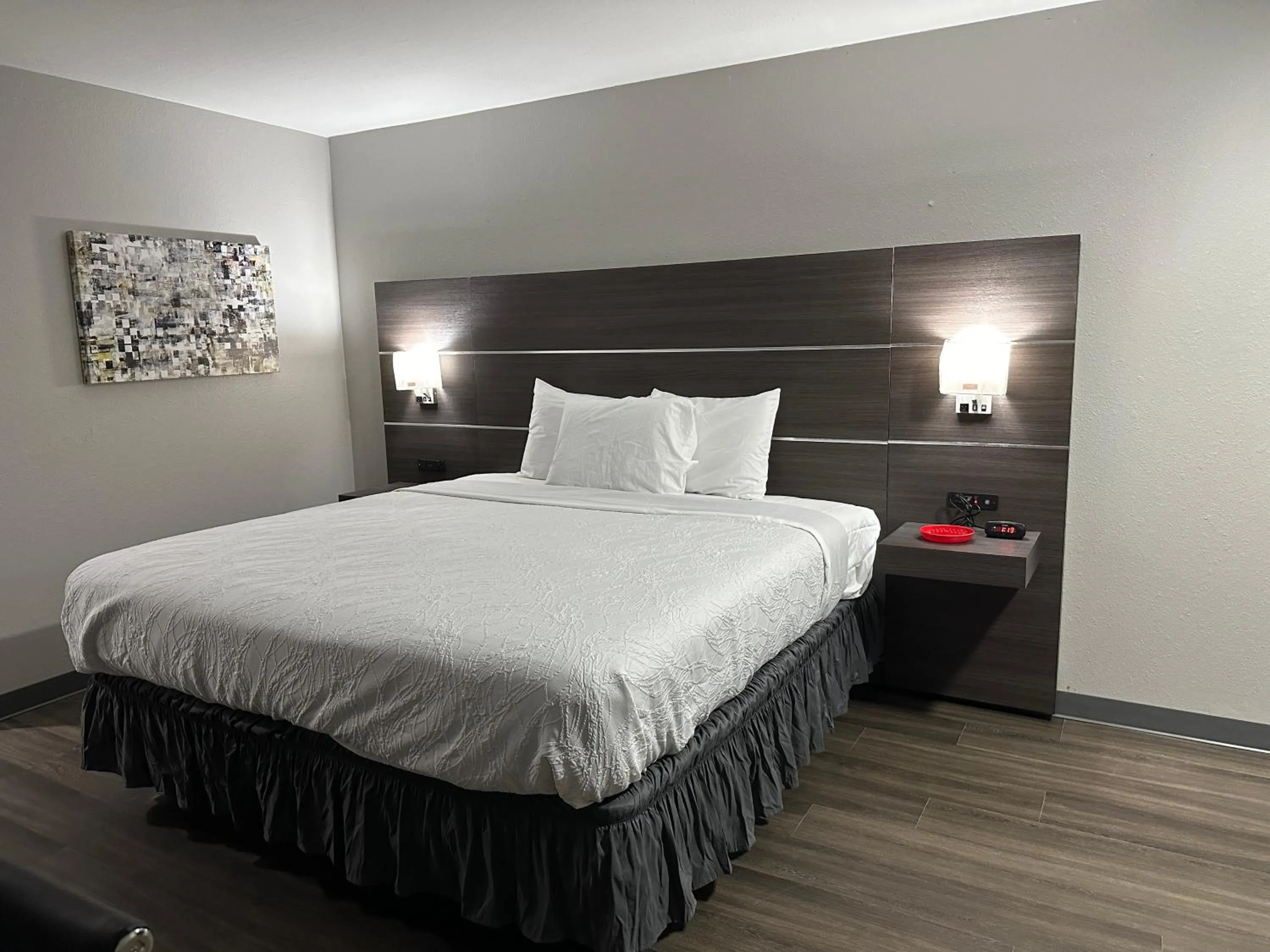 Bed in Budget Inn Muskogee