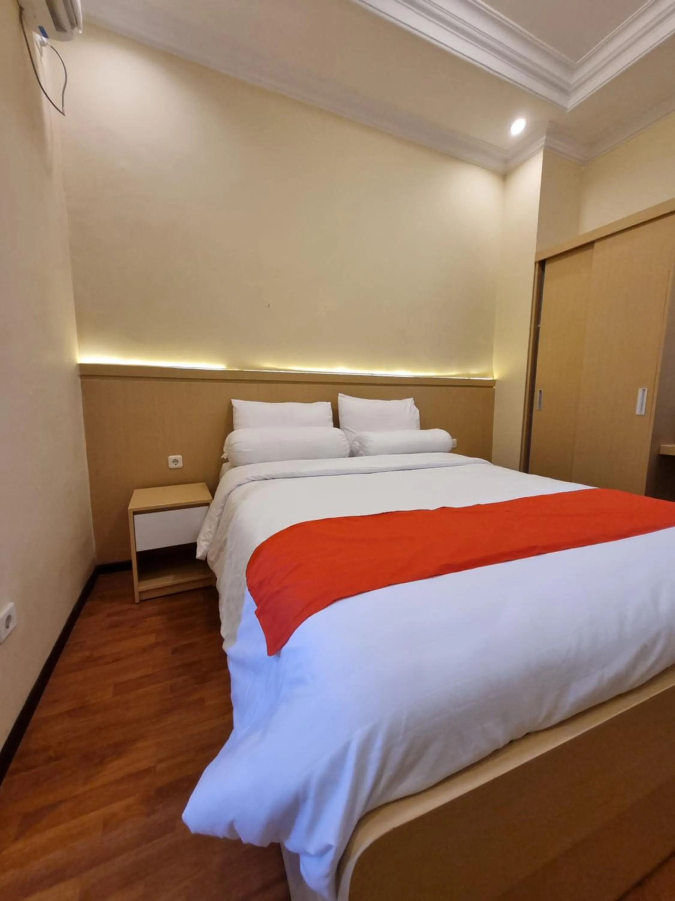 Bed in core inn juwita hotel