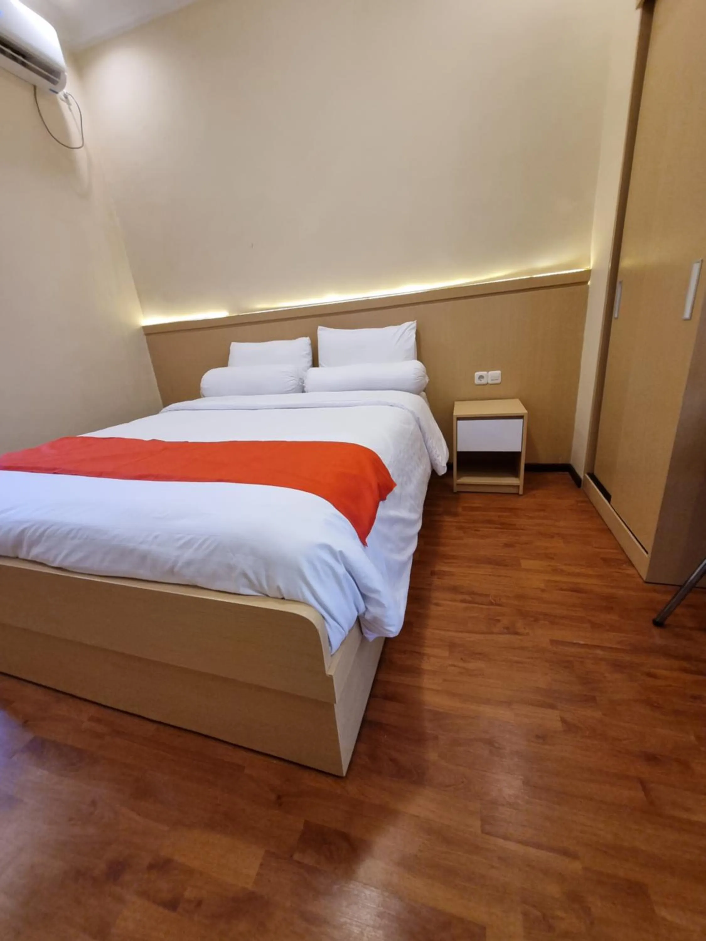 Bed in core inn juwita hotel