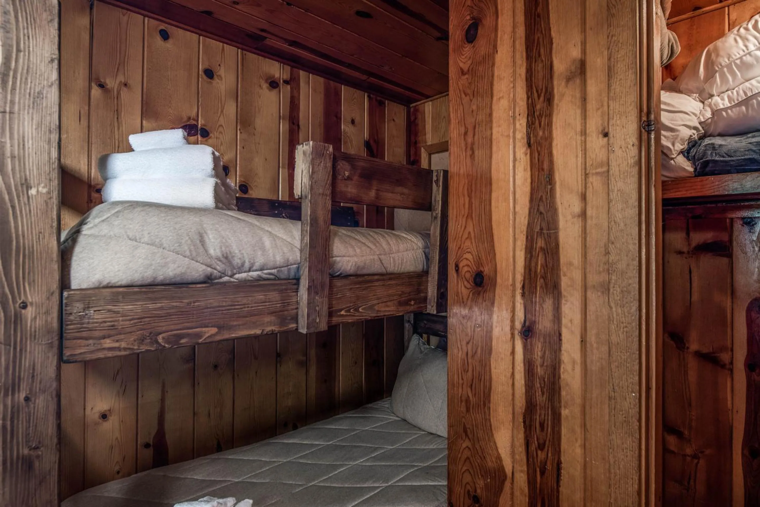 Property building, Bed in The Roost Downtown